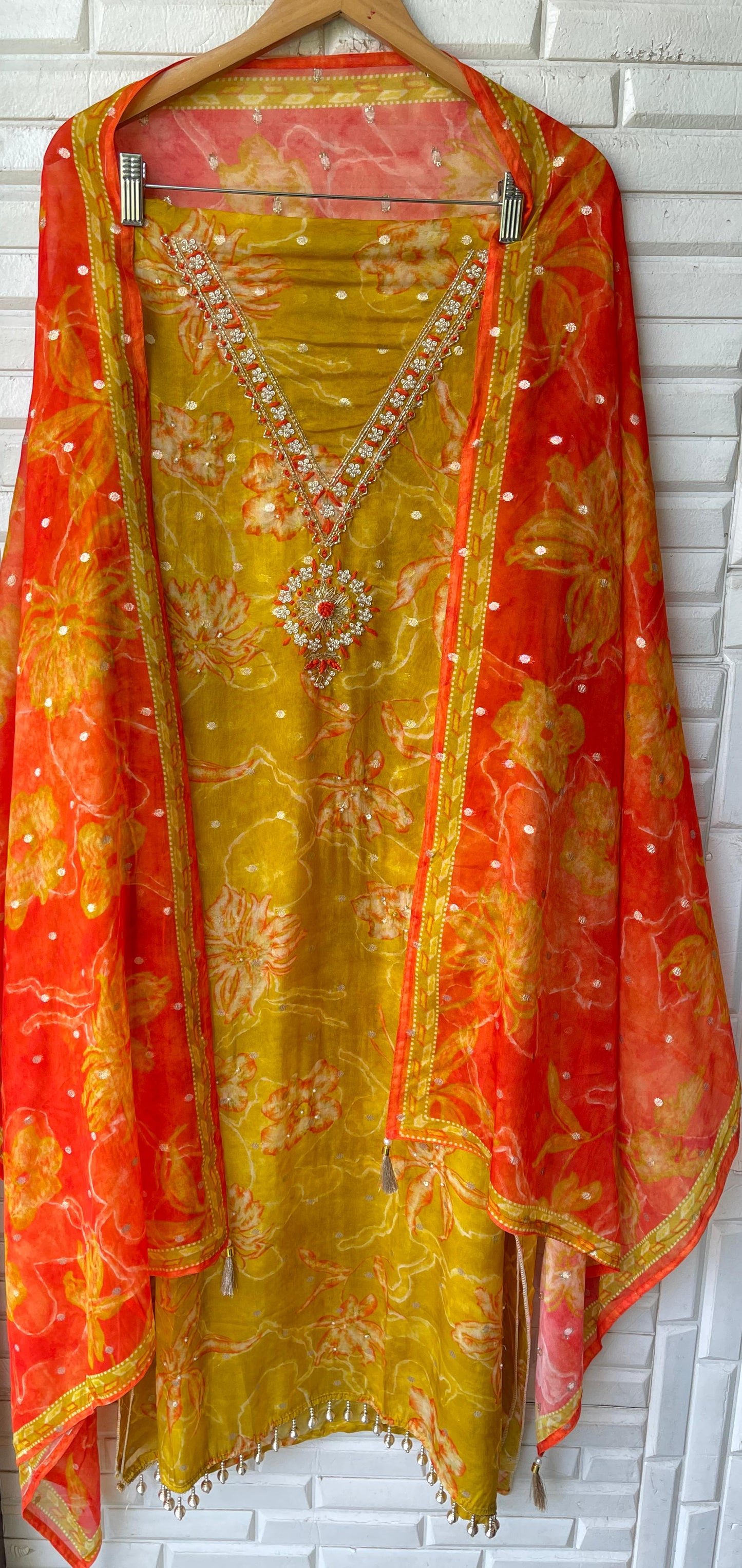 Banarasi organza unstitched ladies suit Rc17678