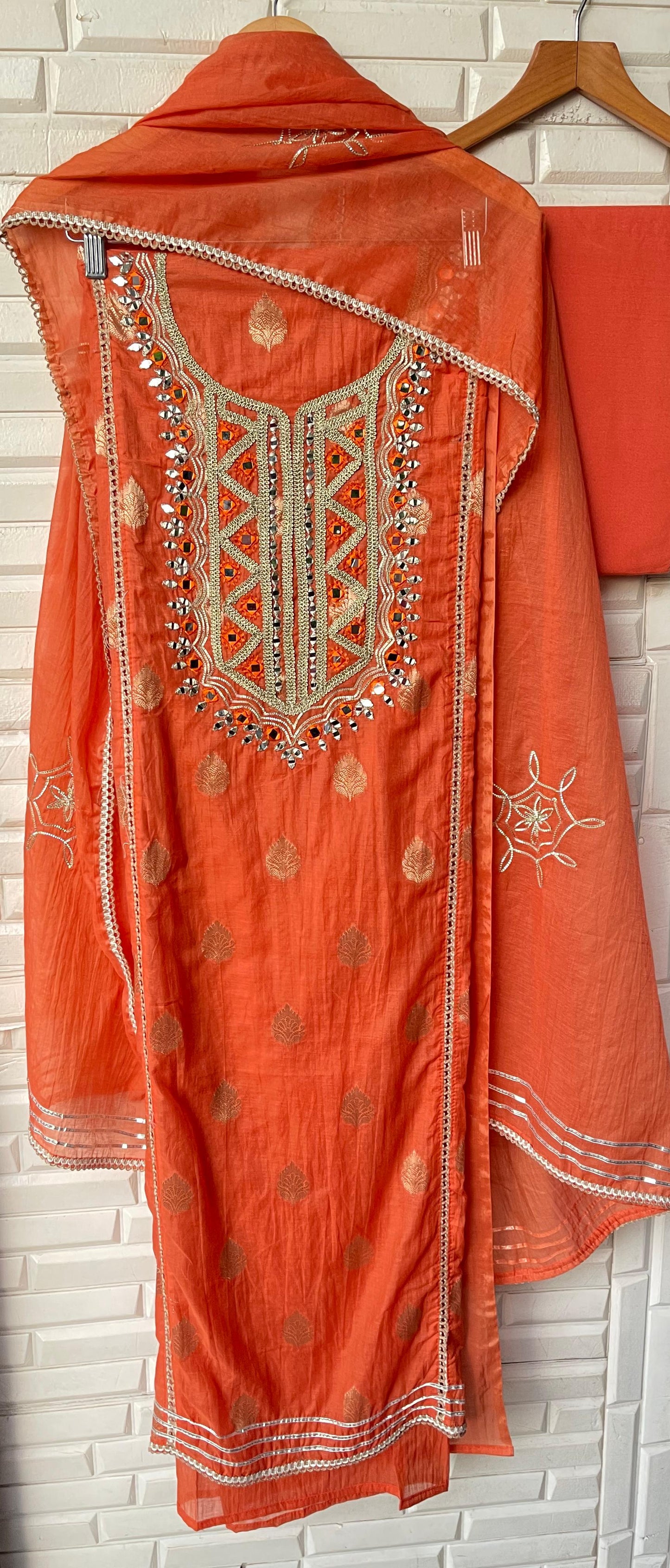 Mul chanderi semi stitched ladies suit Rc17537 (b)