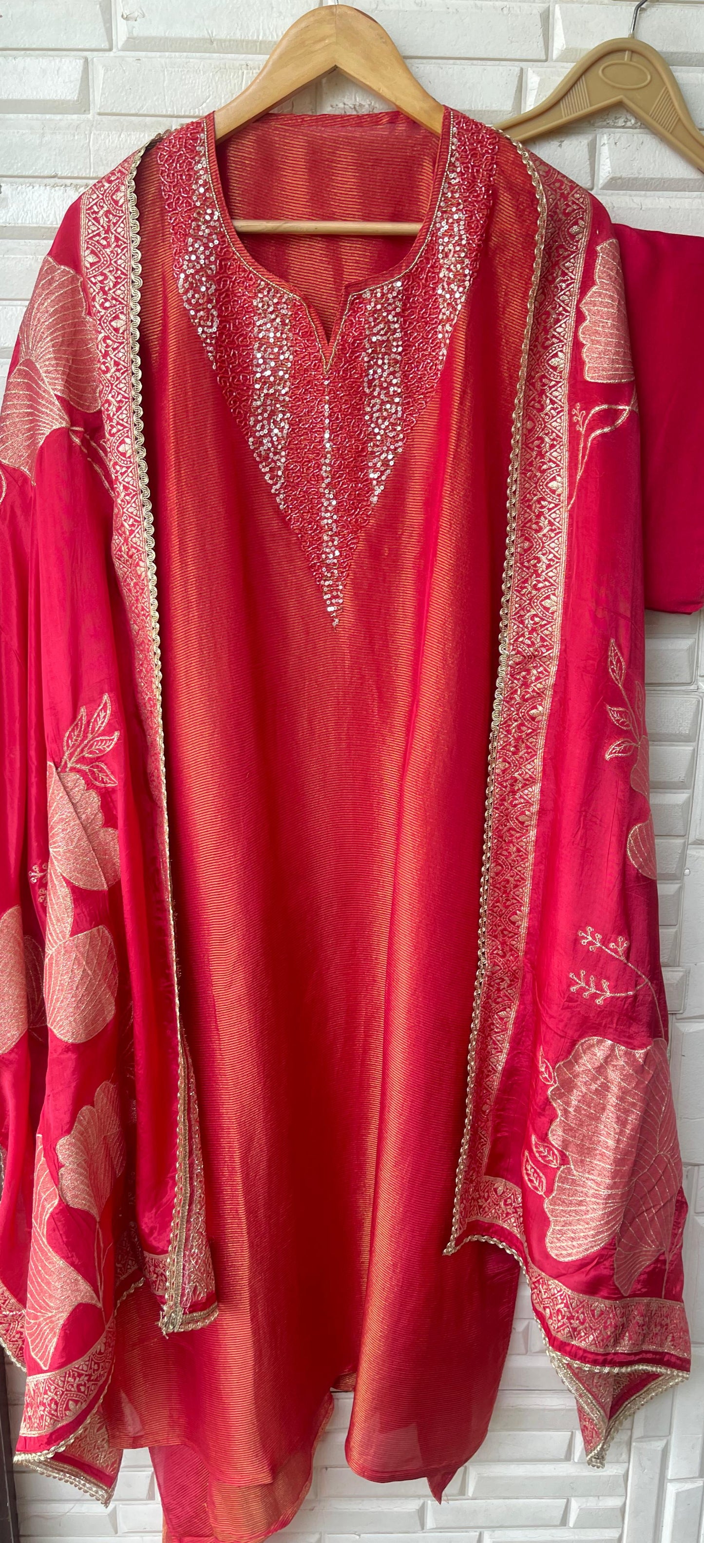 Banarasi silk unstitched ladies suit Rc17858 (b)