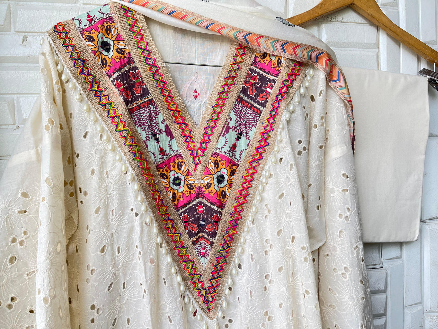 Chikan cotton unstitched ladies suit Rc17428