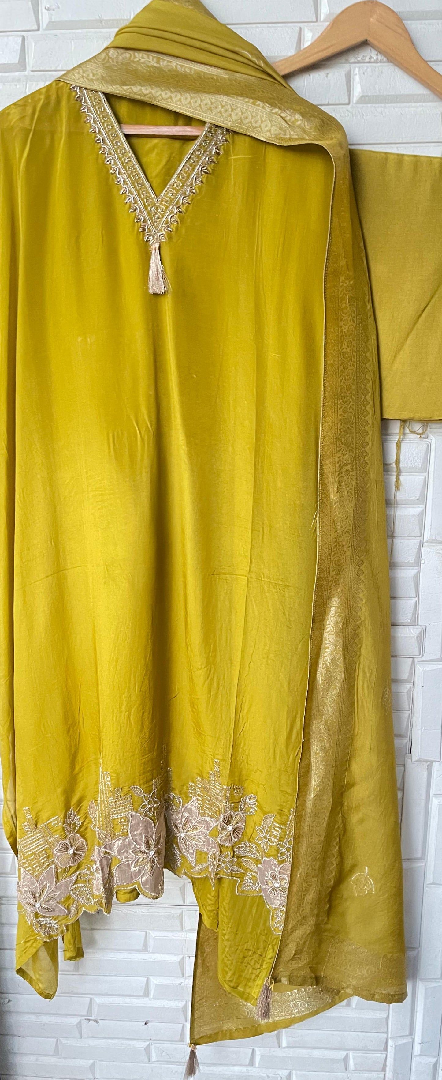 Silk fabric unstitched ladies suit Rc17833 (b)