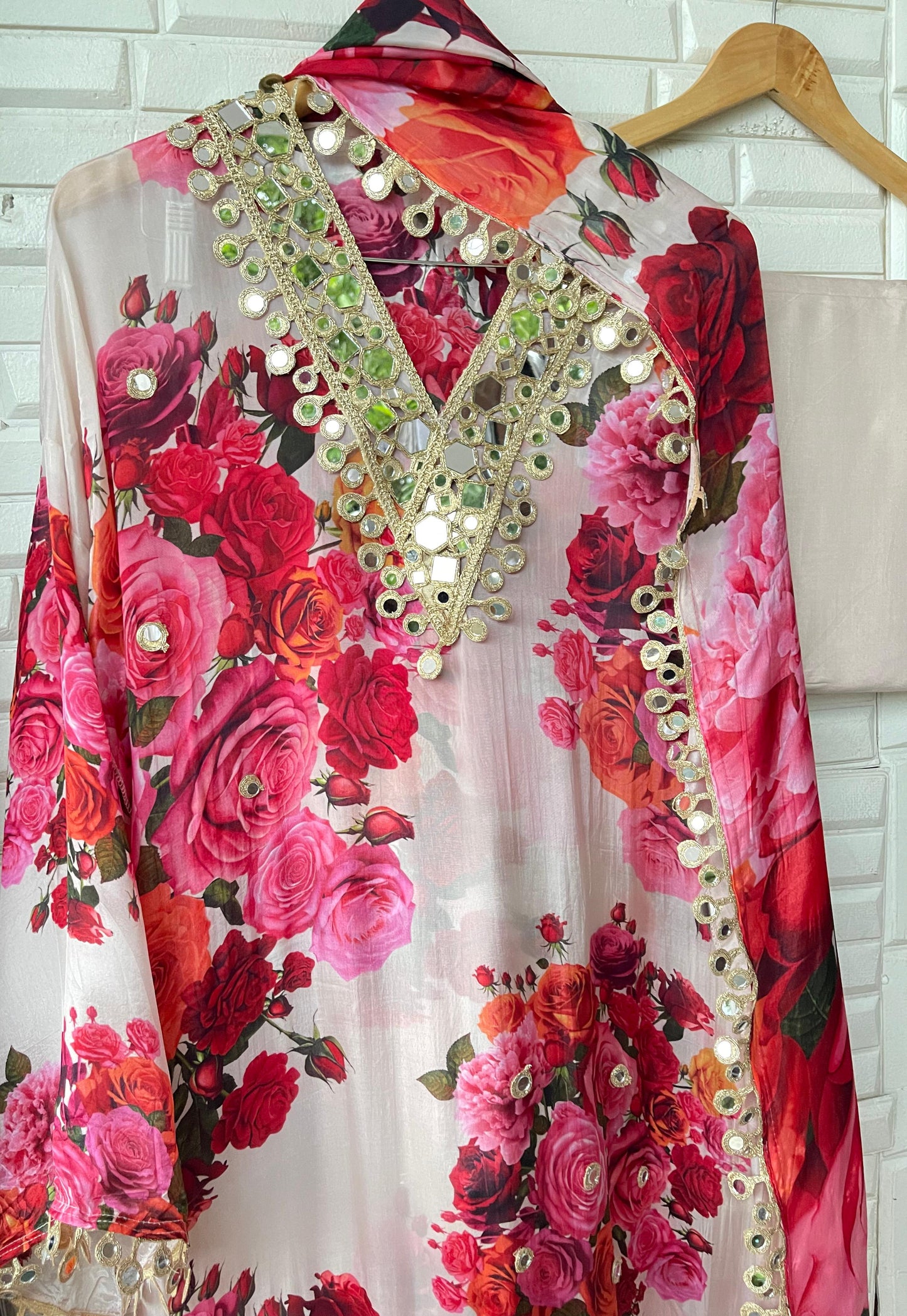 Crepe silk unstitched ladies suit Rc17612