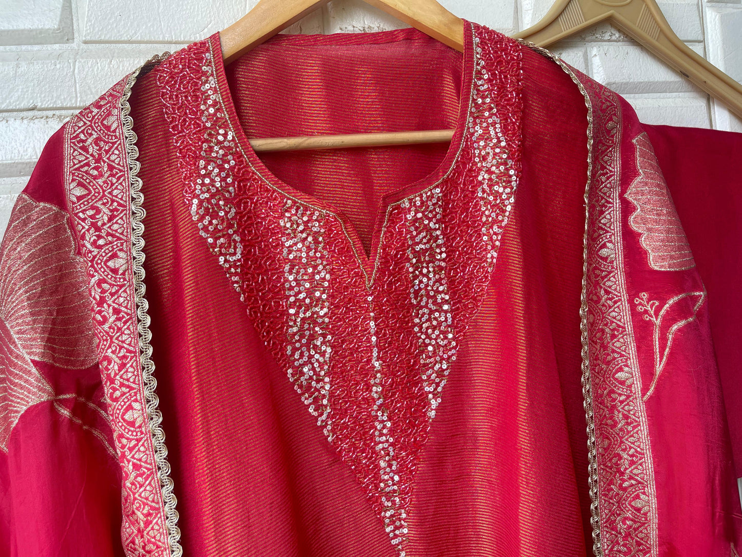 Banarasi silk unstitched ladies suit Rc17858 (a)