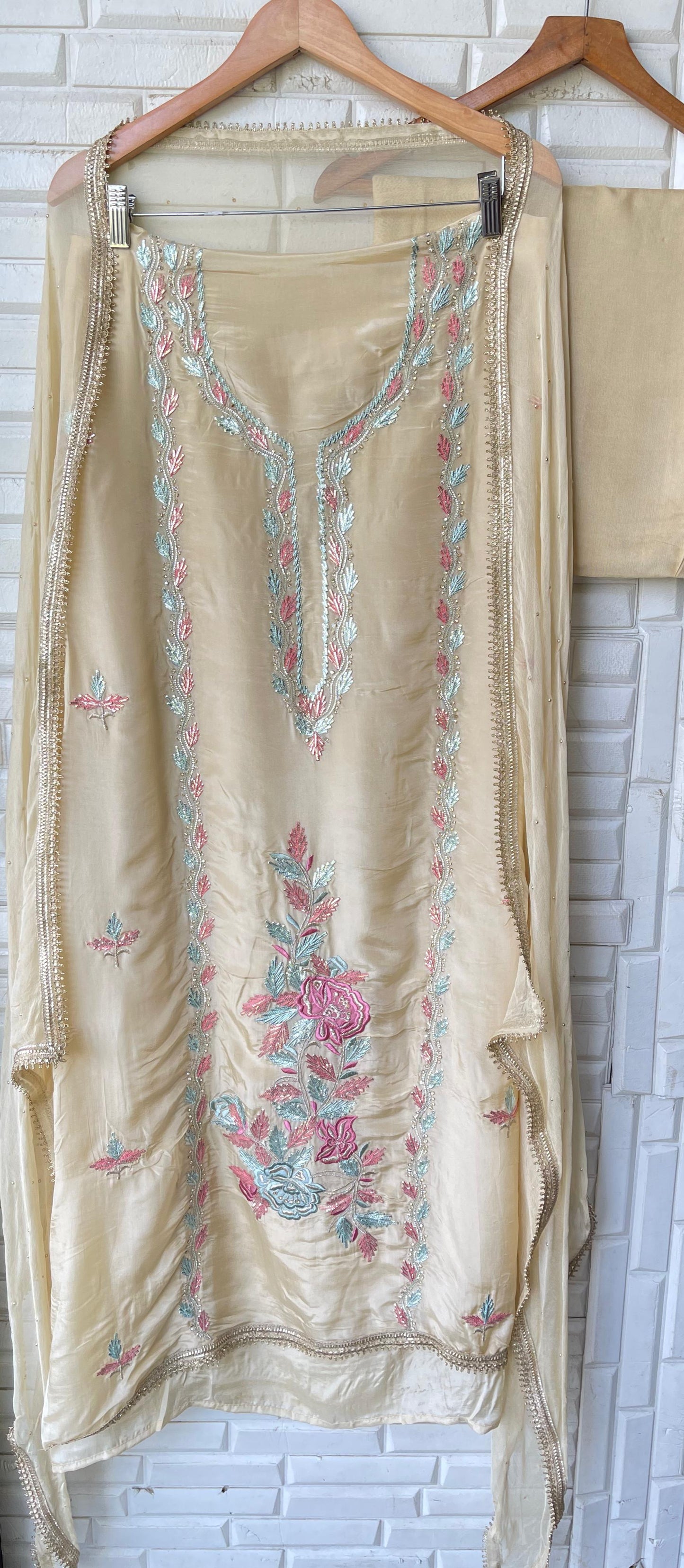 Crape satin unstitched ladies suit Rc17741