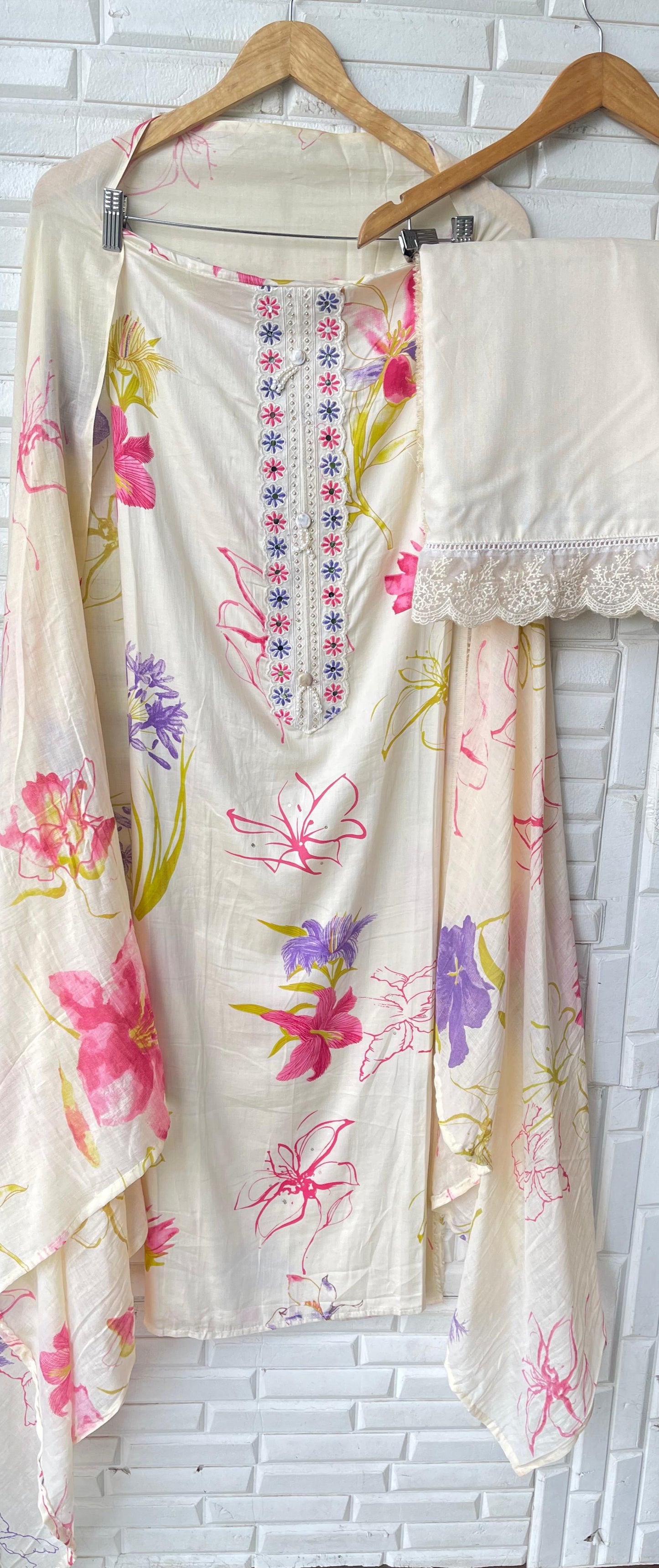 Mul cotton unstitched ladies suit Rc17351