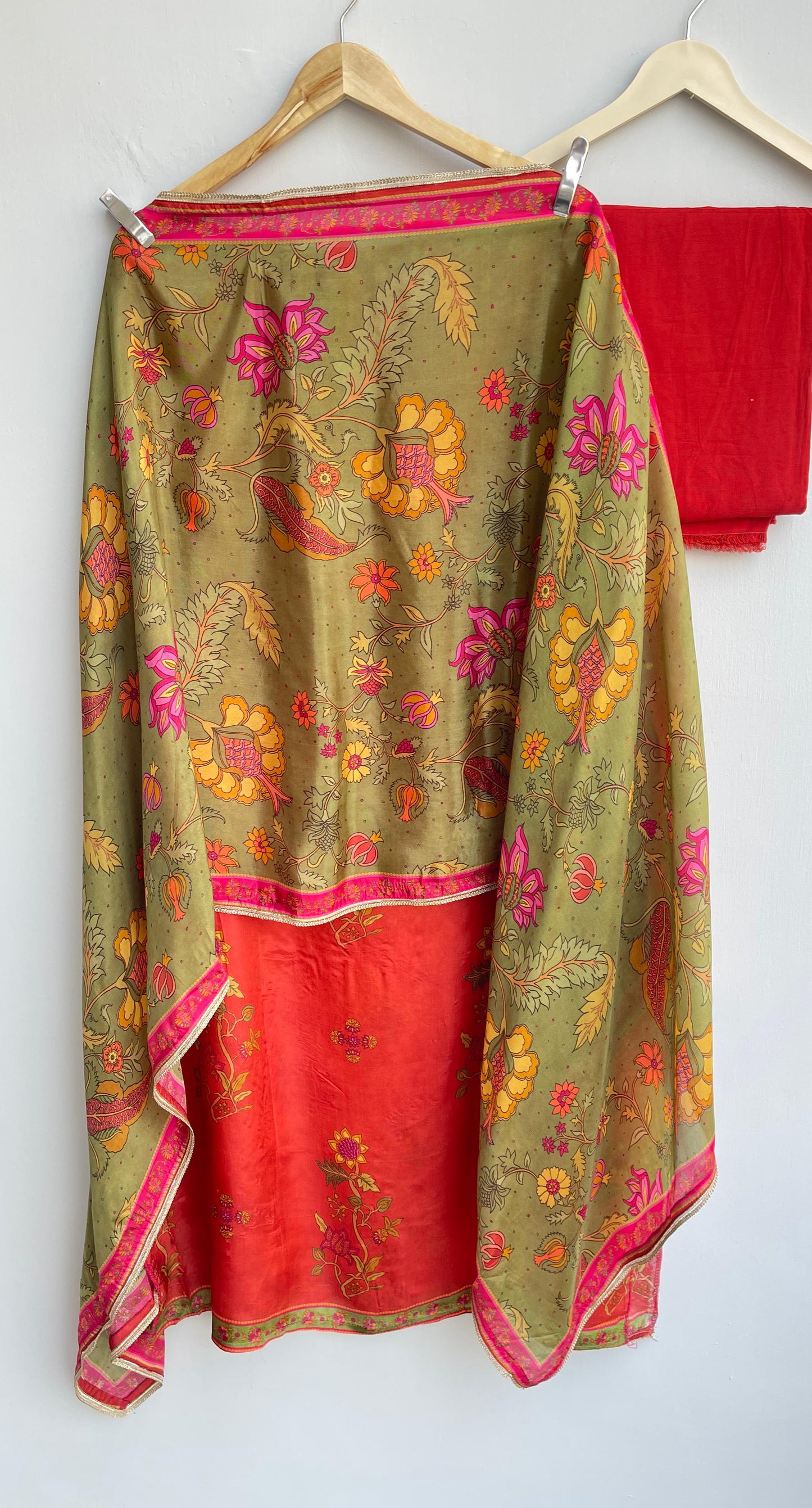 Satin crepe unstitched ladies suit Rc17934 (a)