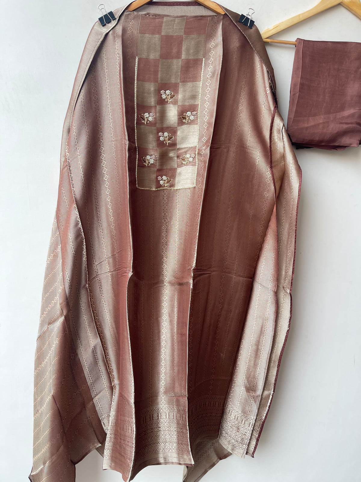 Luxurious Pure Shimmer Giraffe Silk Woven Unstitched Designer 3 Pcs Suit Set