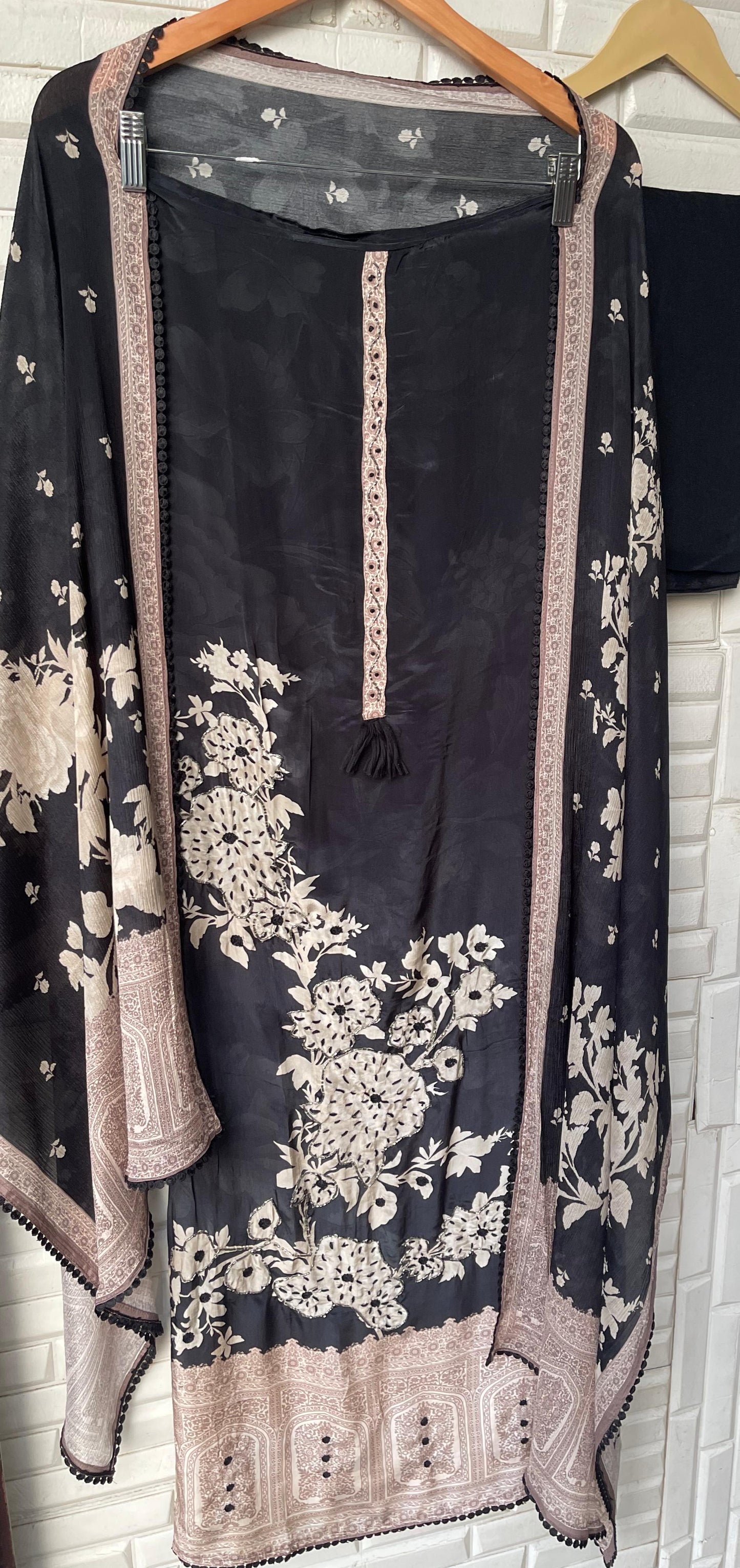 Crepe unstitched ladies suit Rc17695