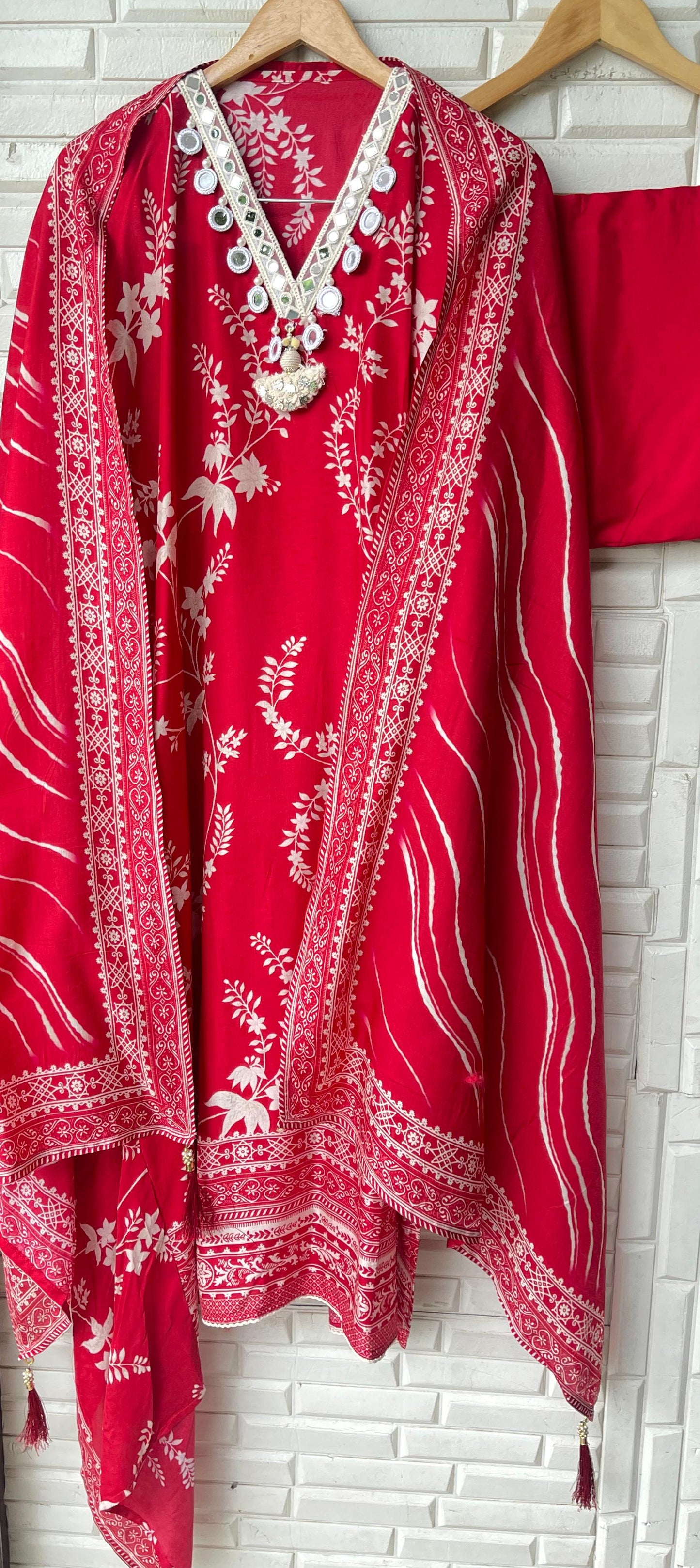 Tassar silk unstitched ladies suit Rc17639