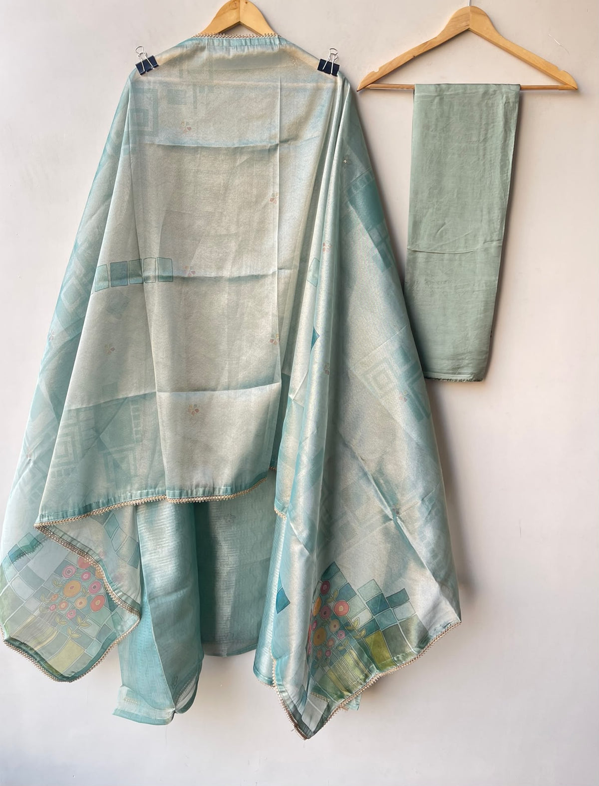 Exquisite shimmer Silk Printed Unstitched Designer 3 Pcs Suit Set