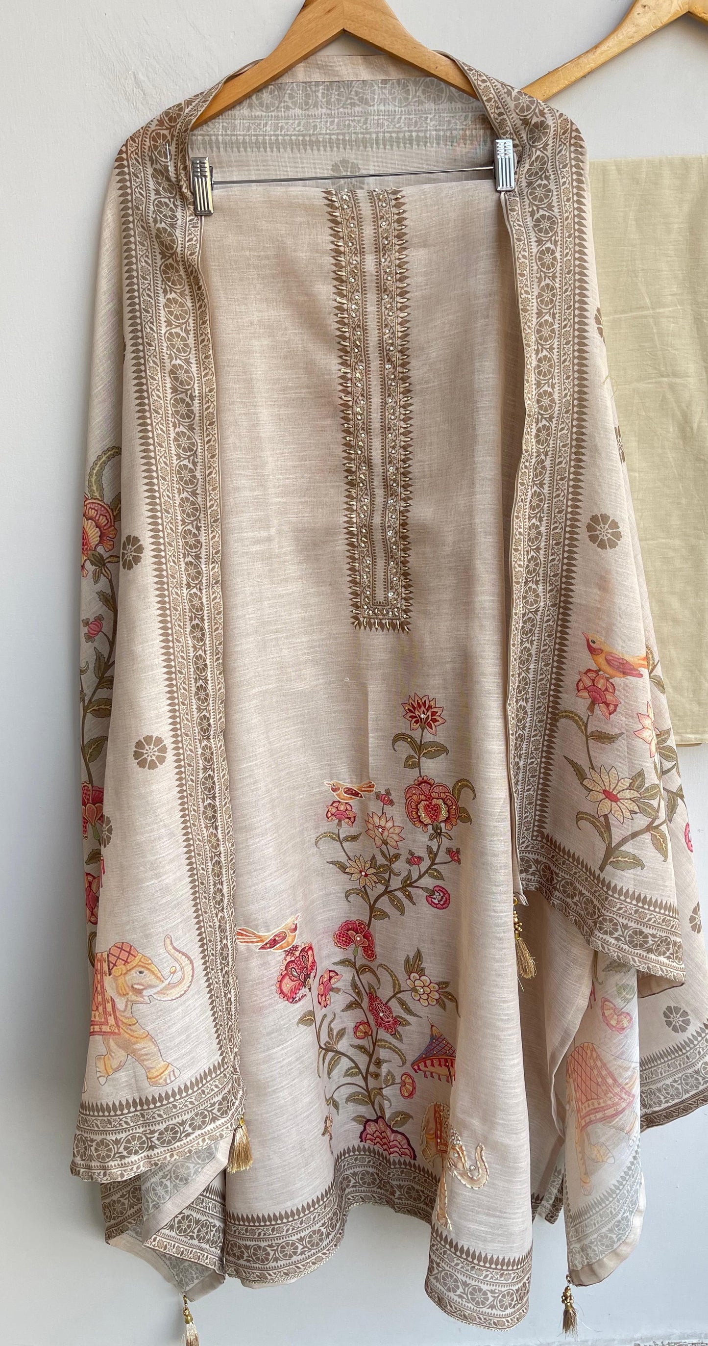 Linen printed unstitched ladies suit Rc18512