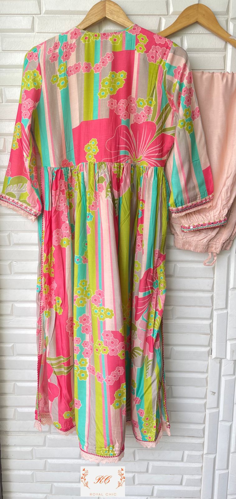 Muslin readymade ladies suit Rc12148