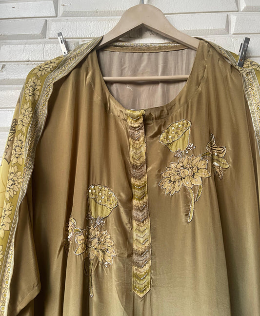 Crepe silk unstitched ladies suit Rc17634