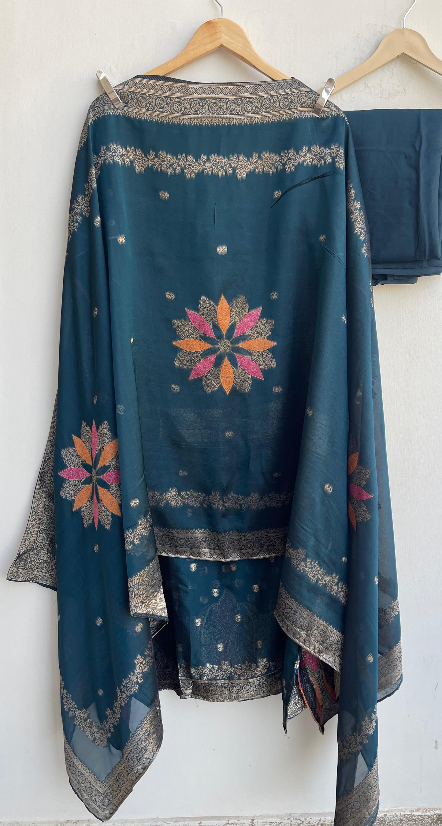 Banarasi silk unstitched ladies suit Rc17878 (b)