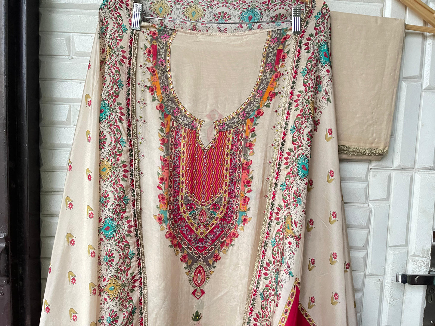 Muslin silk unstitched ladies suit Rc17355