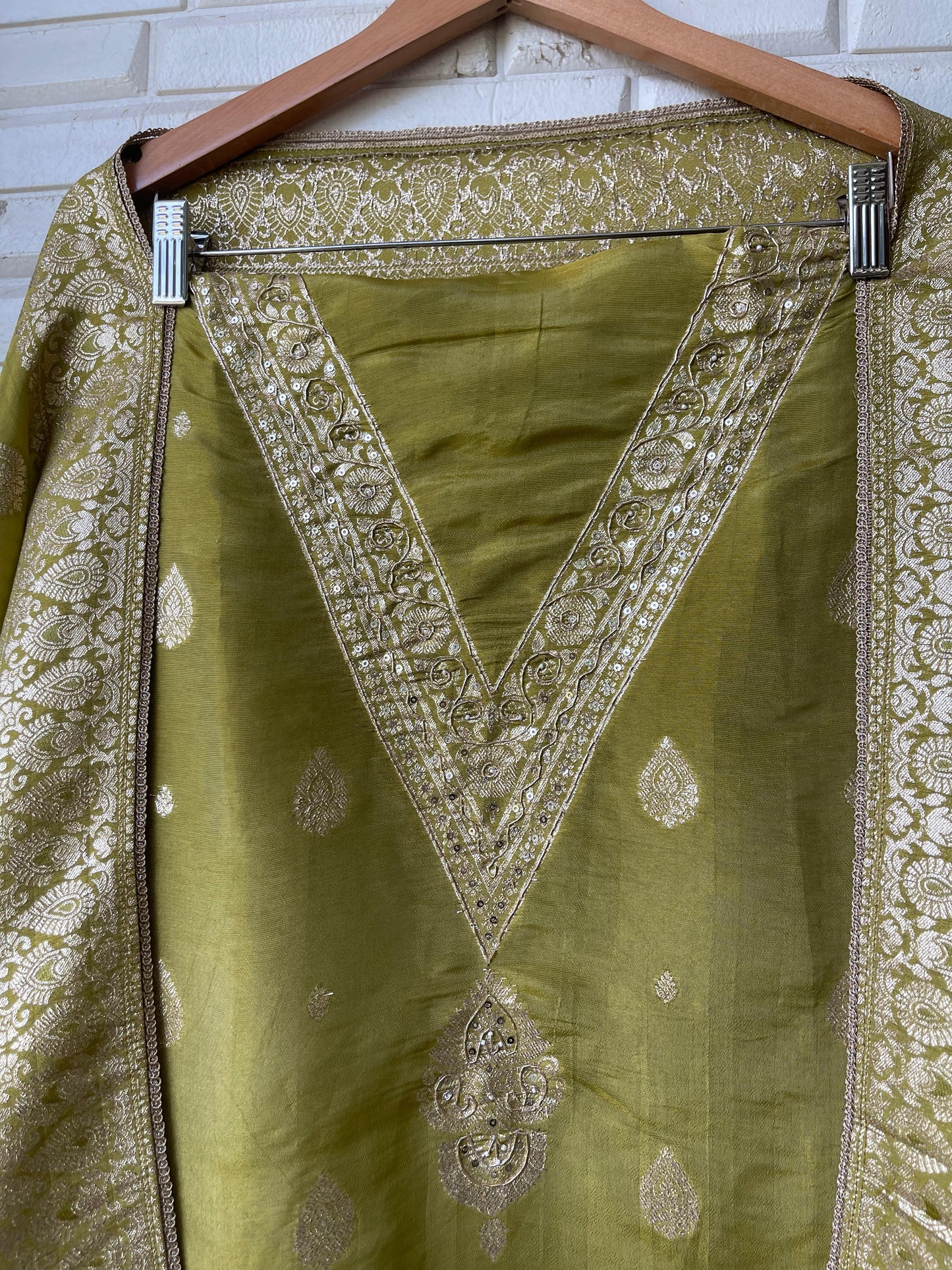 Banarasi shimmer silk unstitched ladies suit Rc17749 (a)