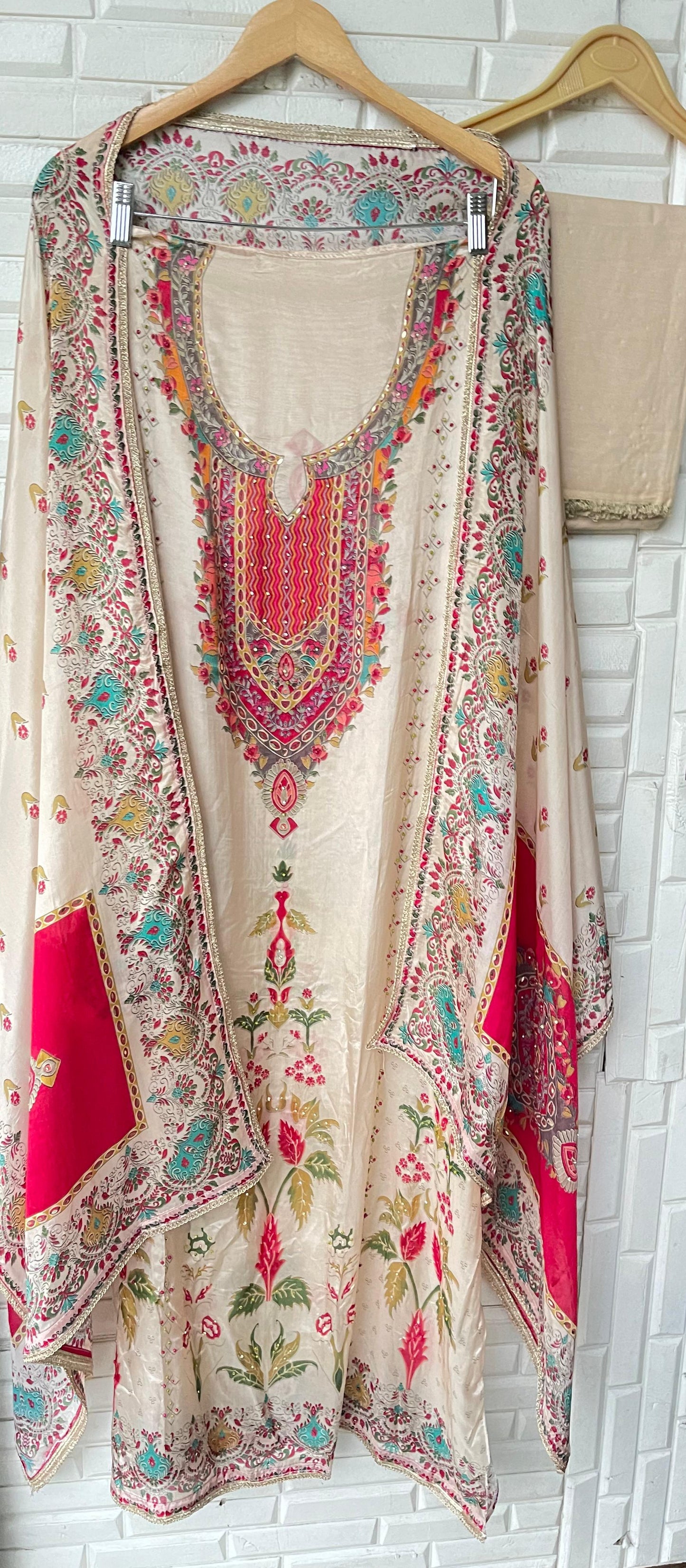 Muslin silk unstitched ladies suit Rc17355