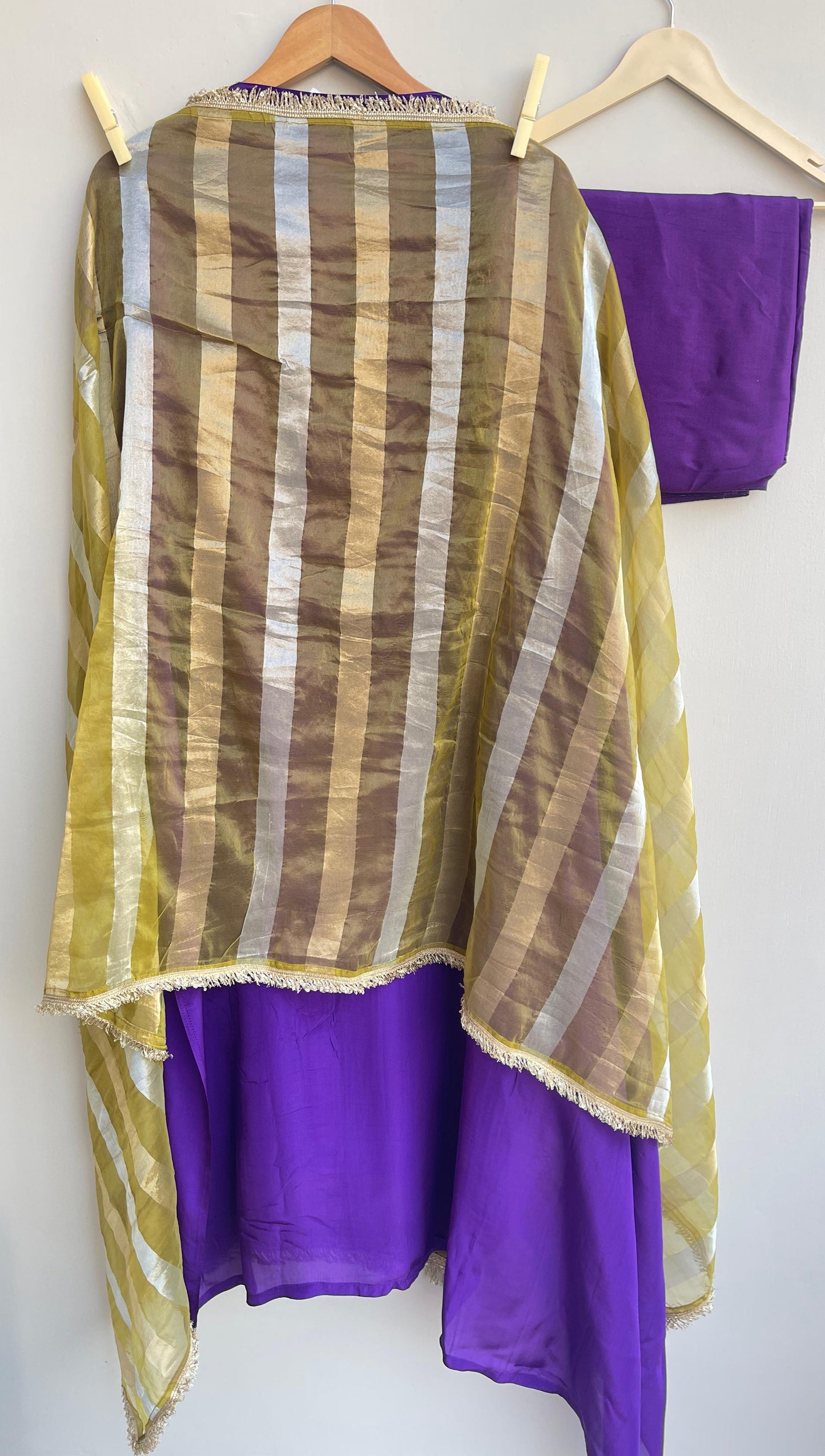 Silk fabric unstitched ladies suit Rc17941