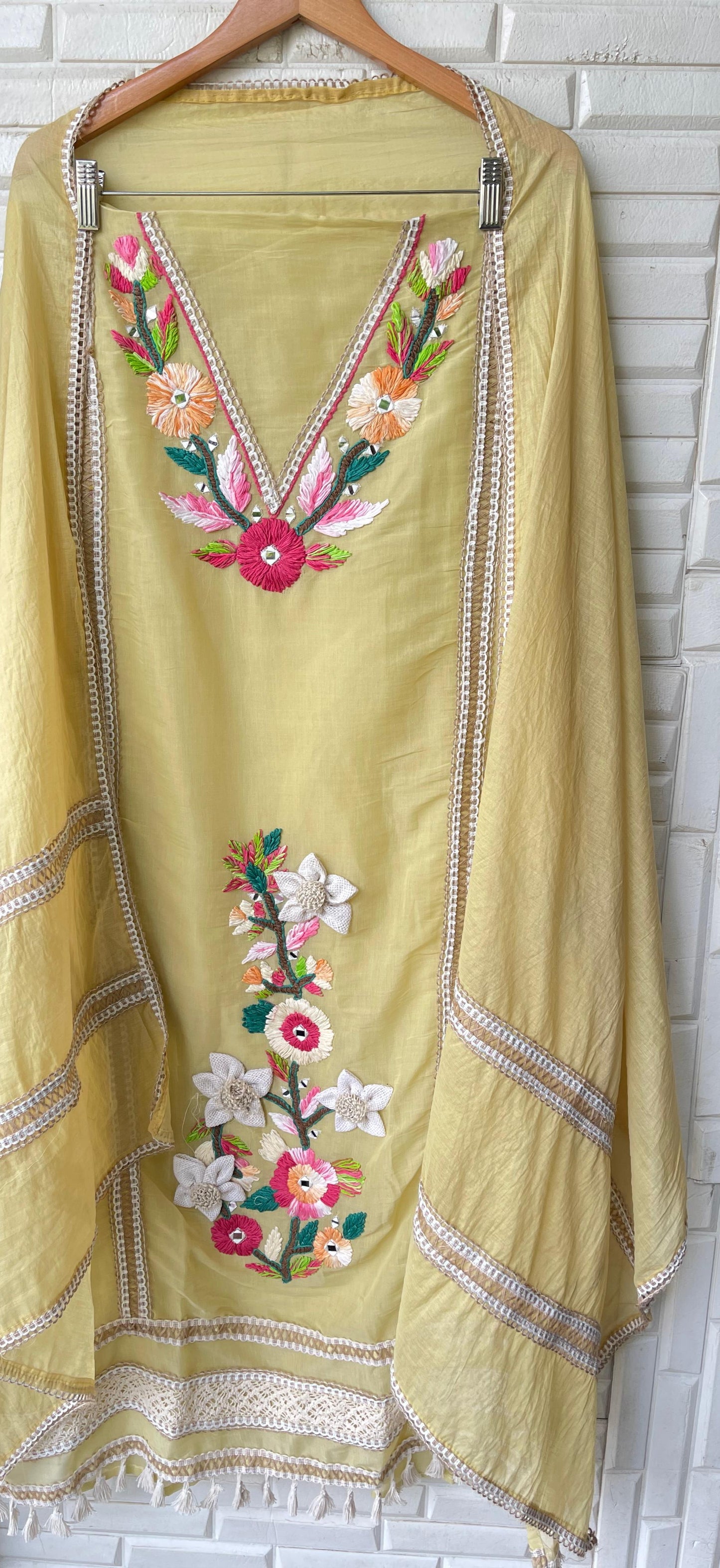 Mul chanderi unstitched ladies suit Rc17429 (a)