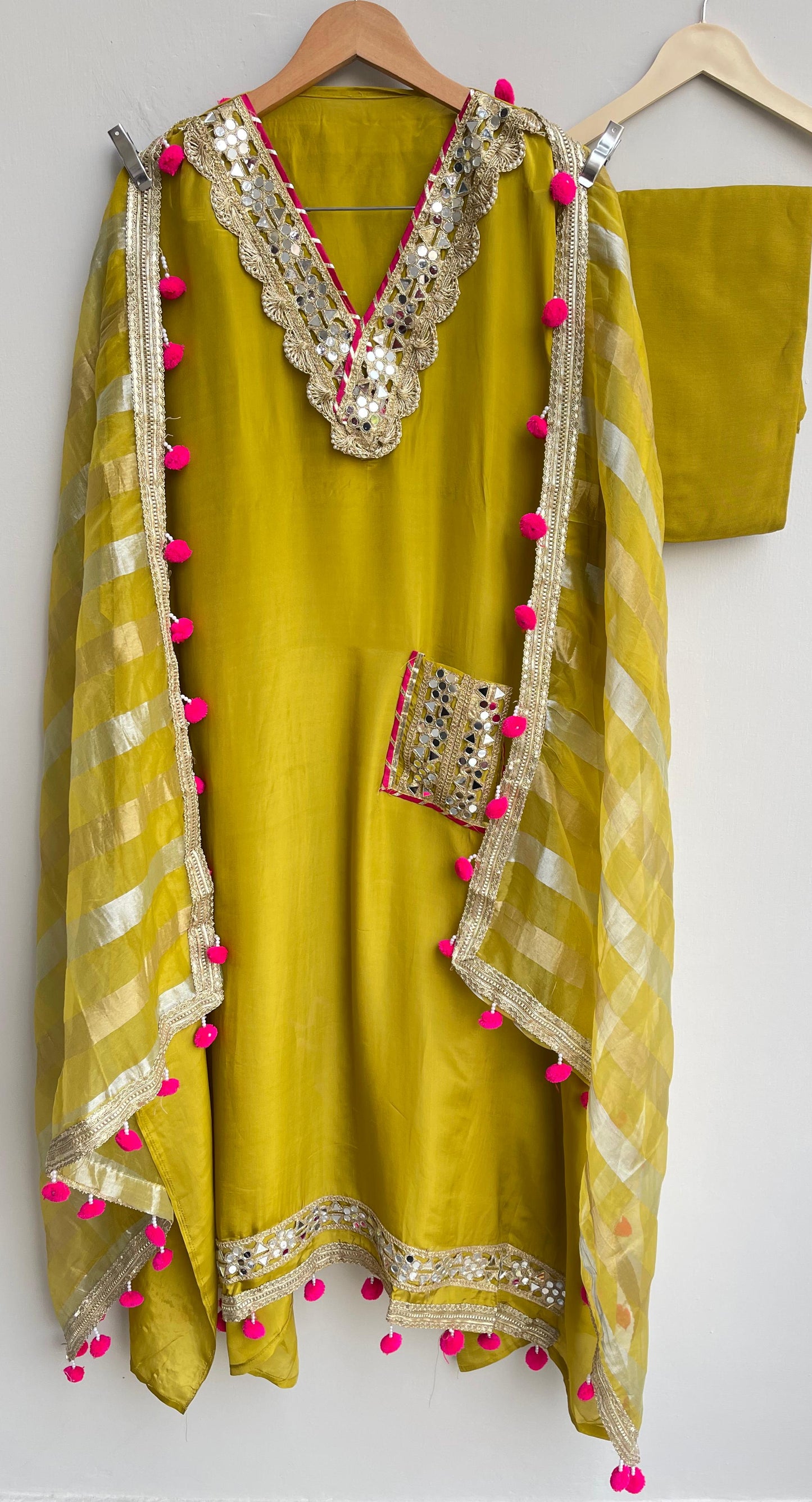 Satin crepe unstitched ladies suit Rc17946