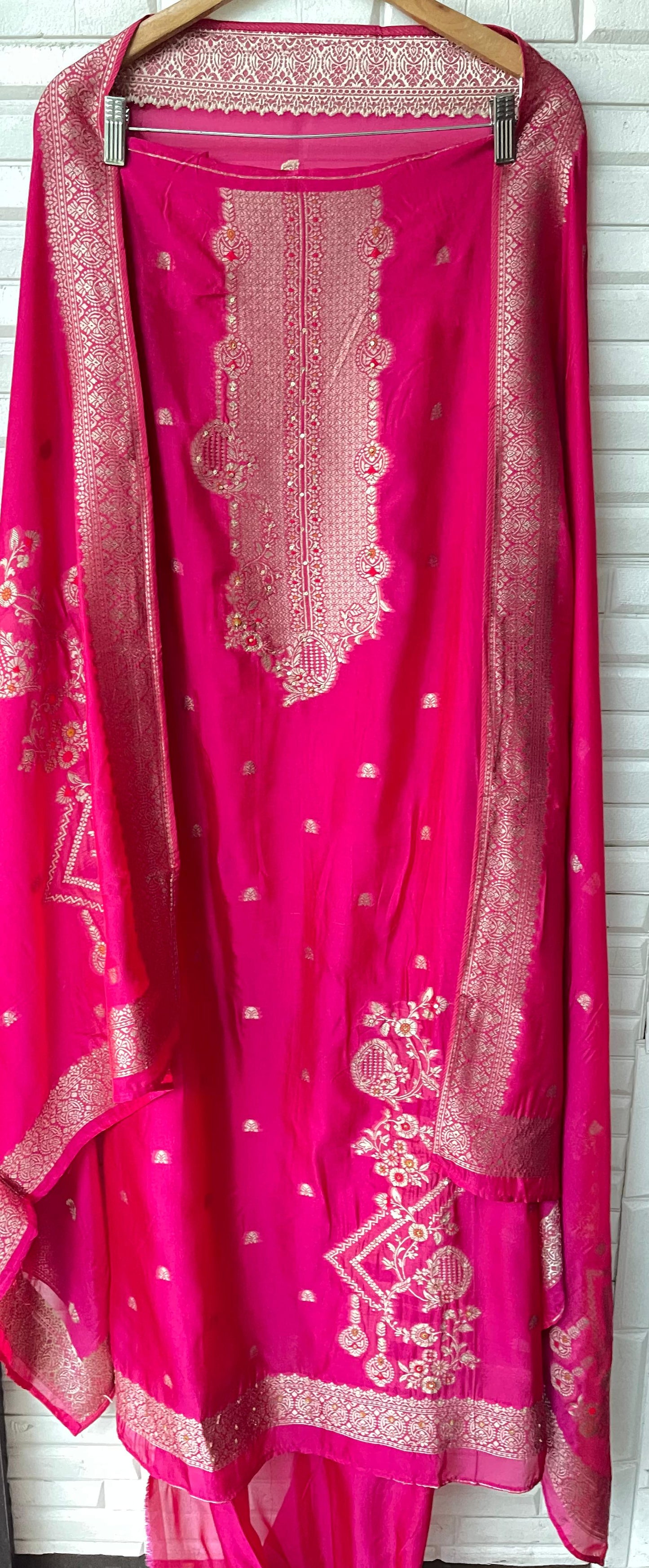 Banarasi pure silk unstitched ladies suit Rc17617