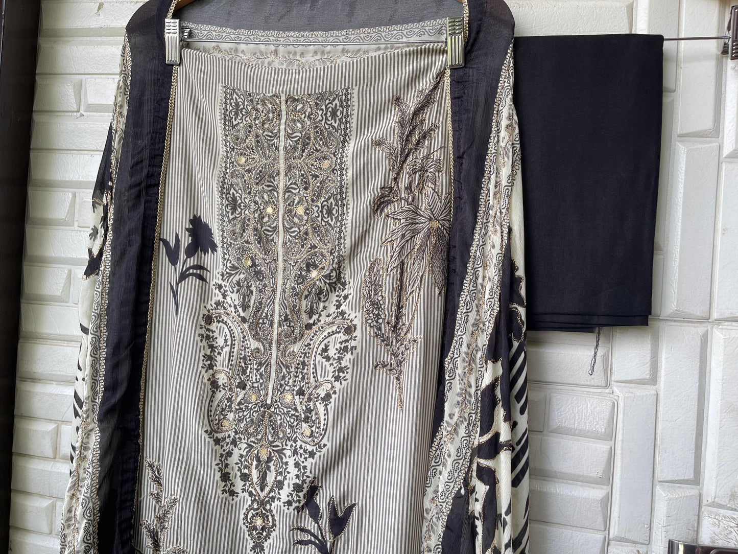 Muslin unstitched ladies suit Rc17424