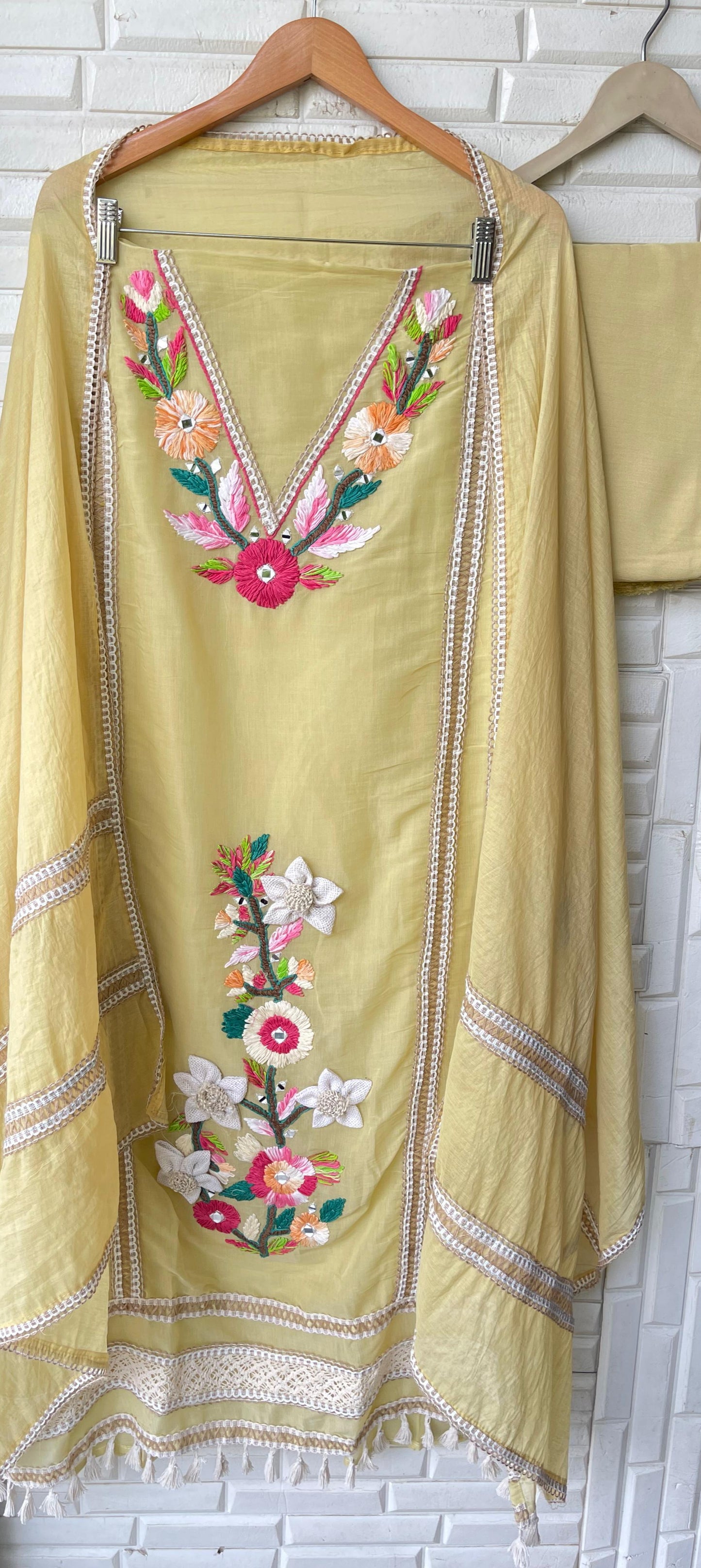 Mul chanderi unstitched ladies suit Rc17429 (a)