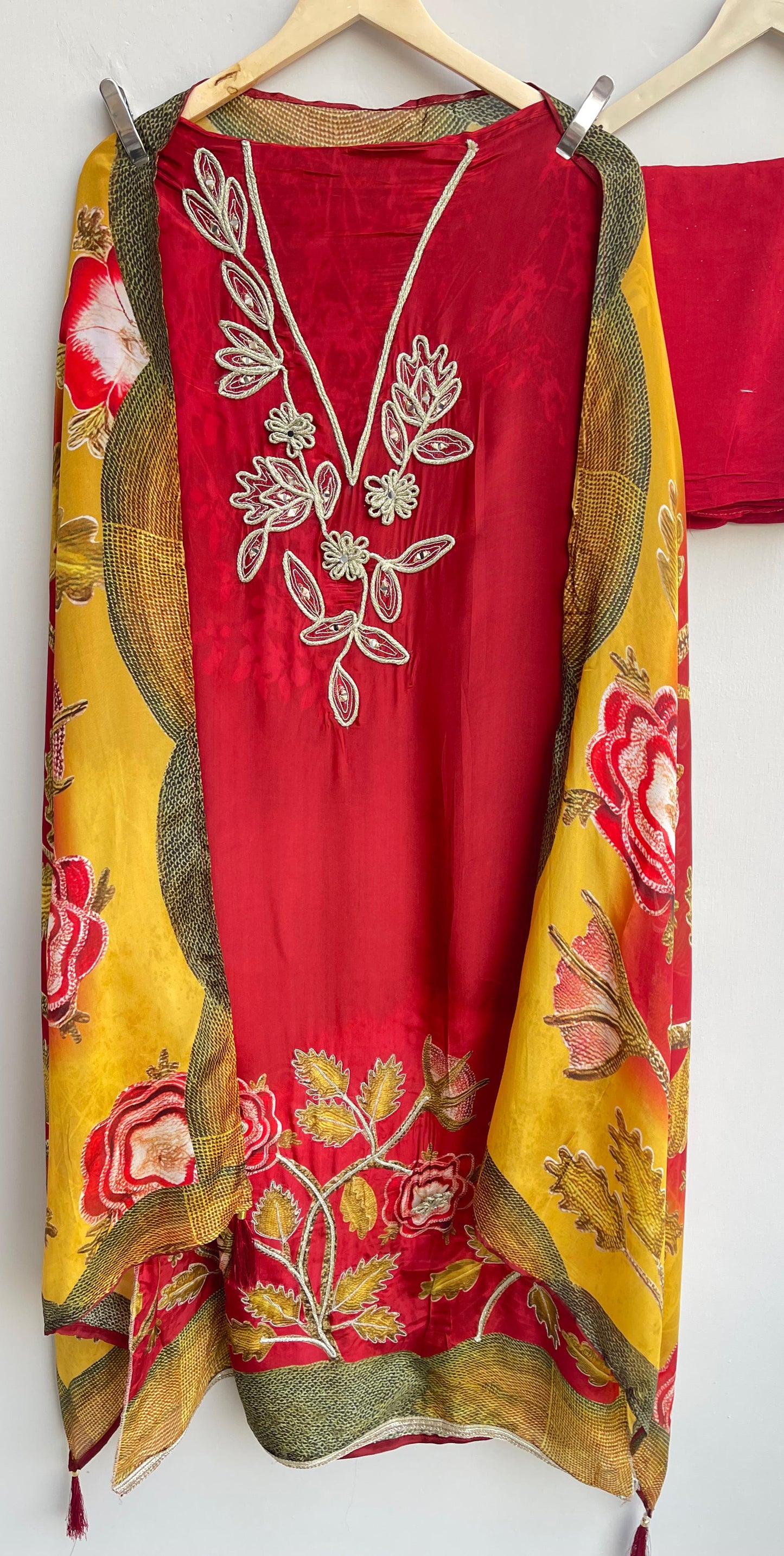 Satin crape unstitched ladies suit Rc17918