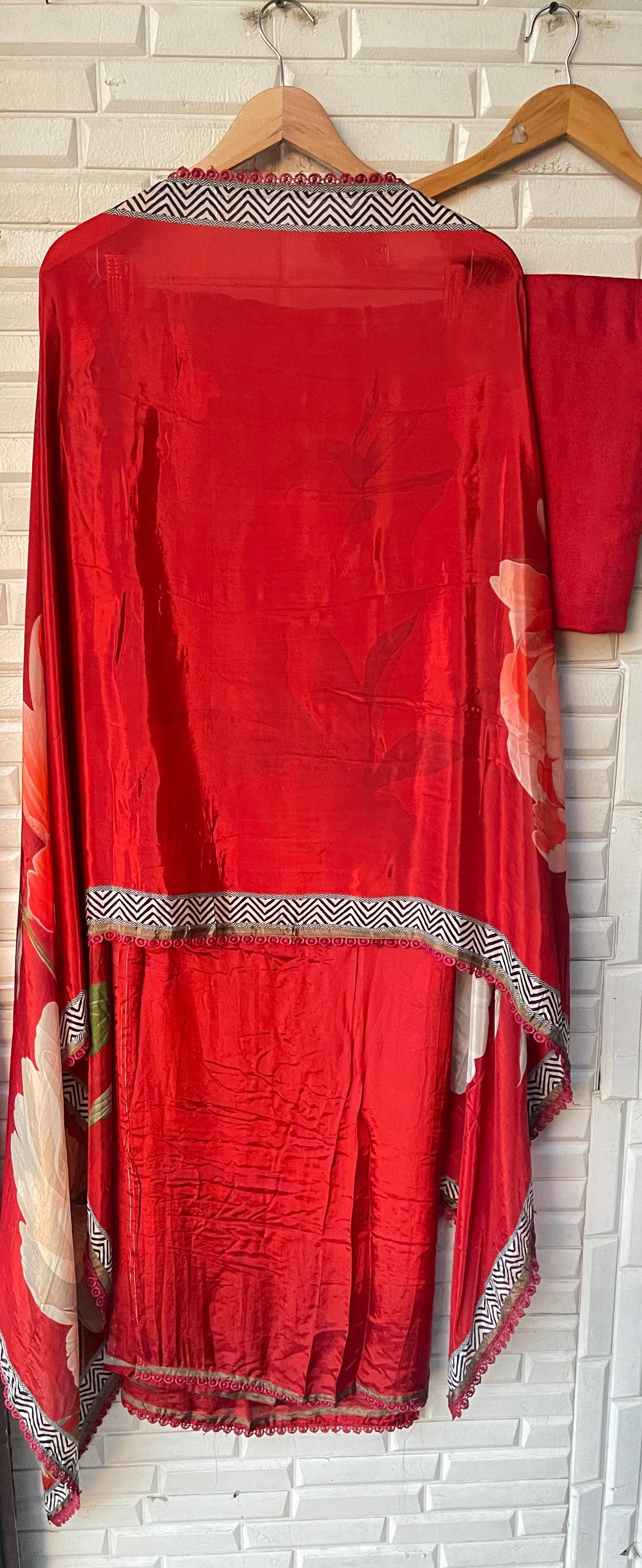 Crepe silk unstitched ladies suit Rc17584