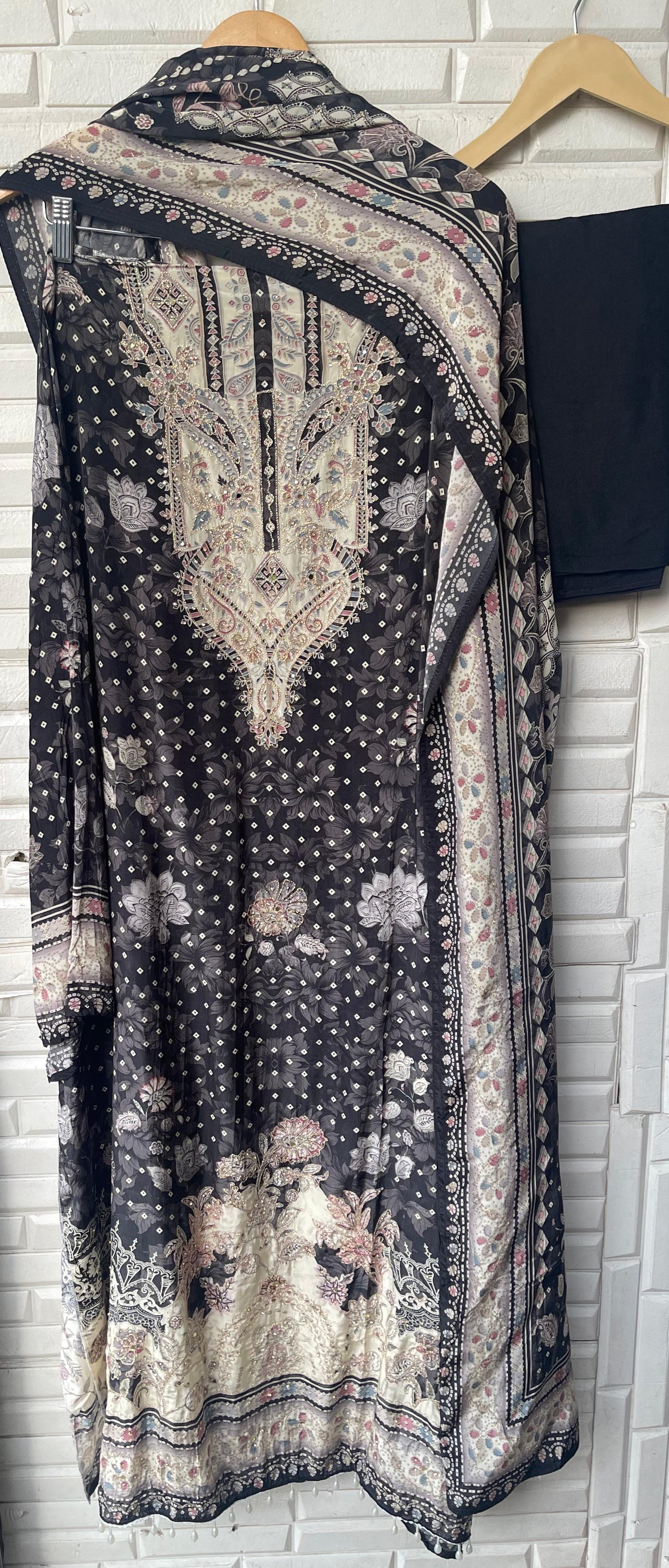 Crape satin unstitched ladies suit Rc17705