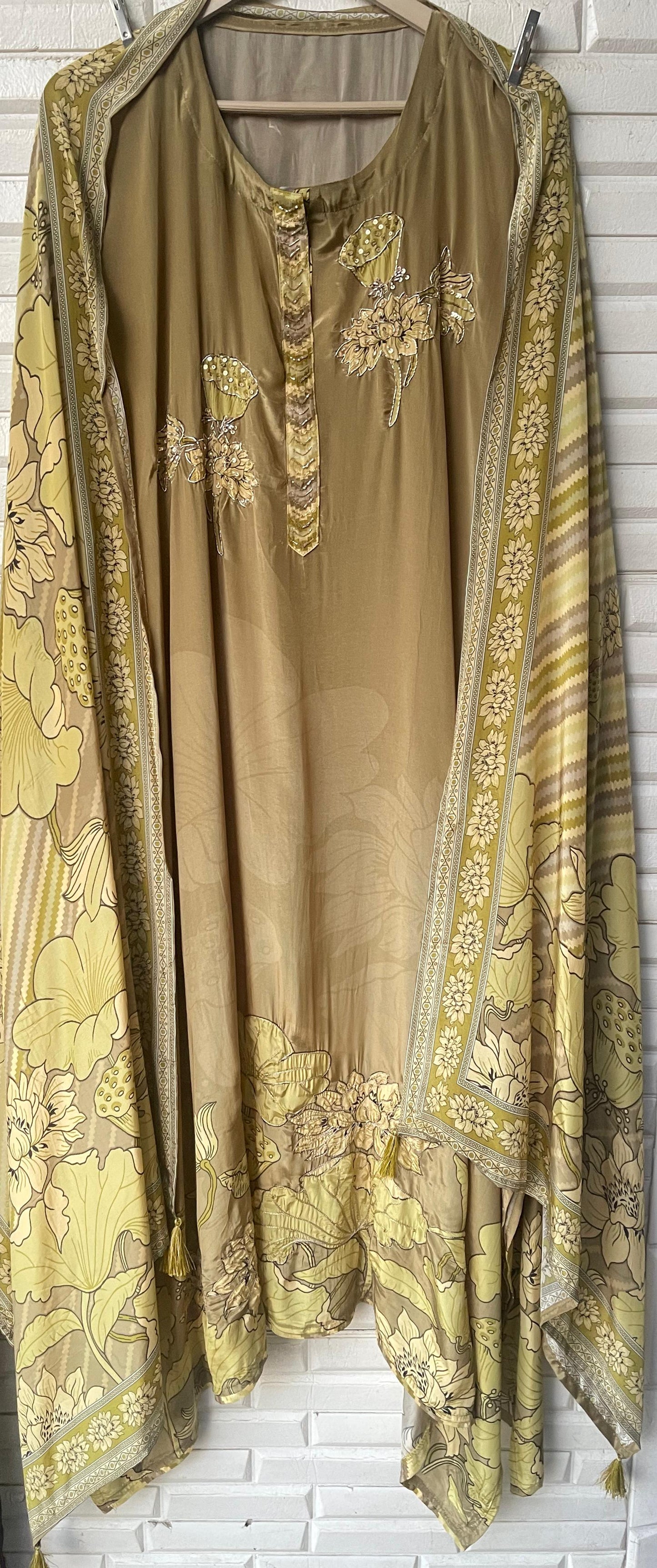 Crepe silk unstitched ladies suit Rc17634
