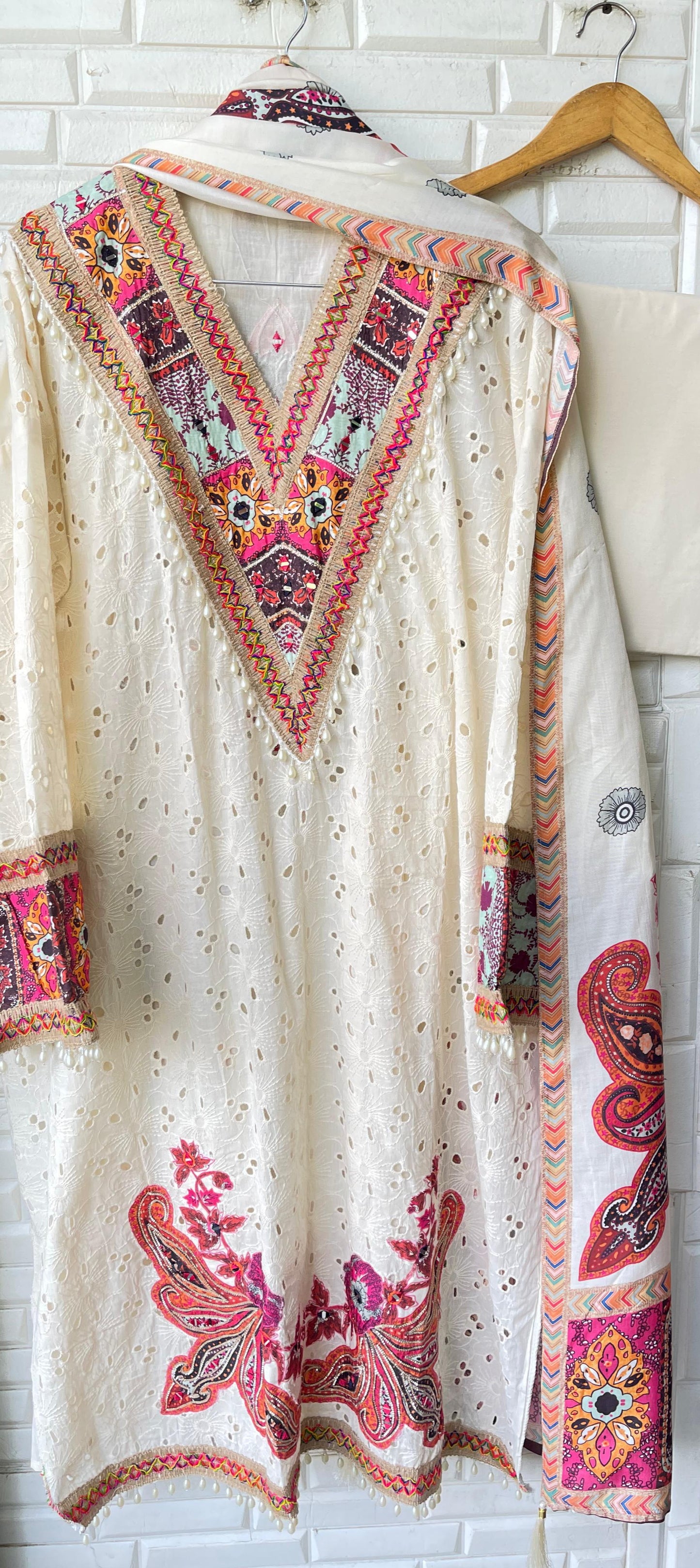 Chikan cotton unstitched ladies suit Rc17428