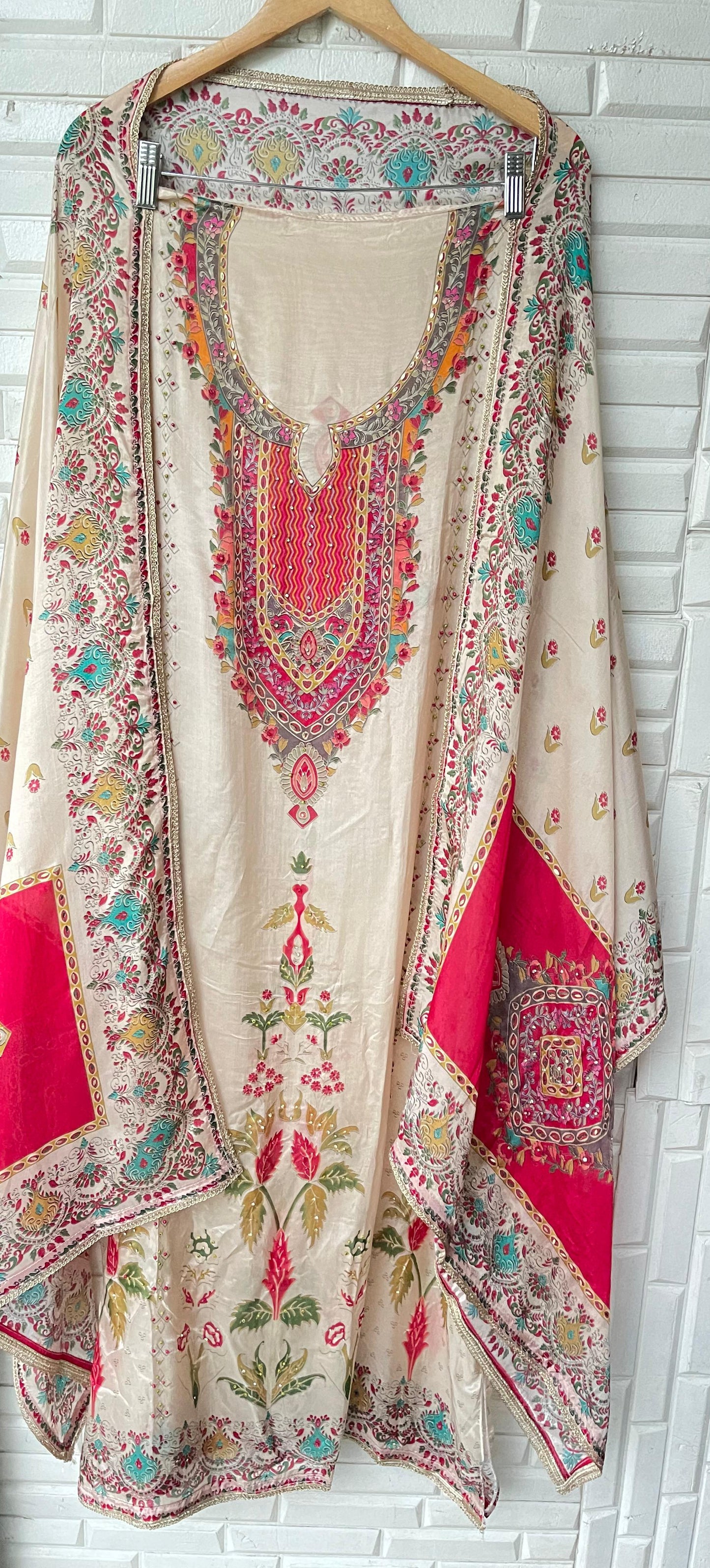 Muslin silk unstitched ladies suit Rc17355