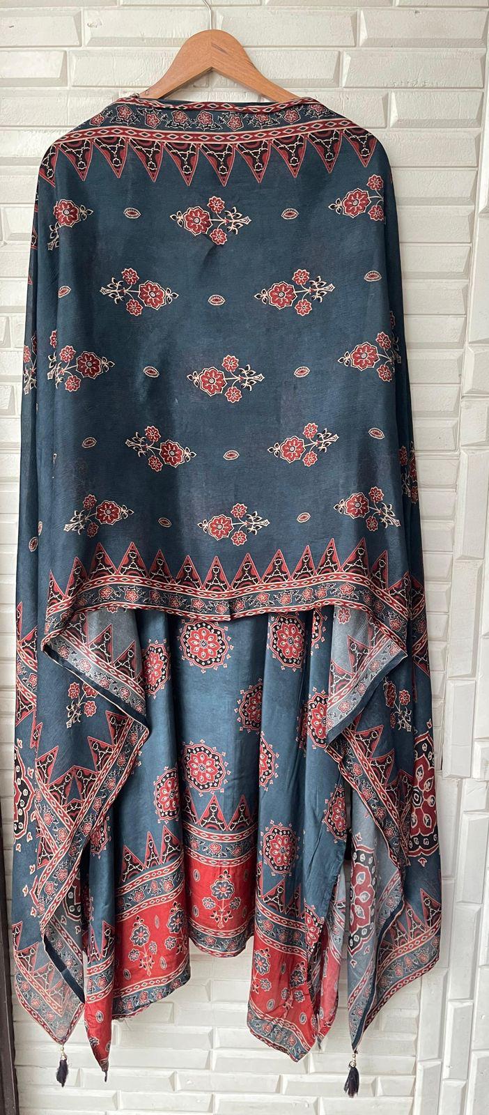 Crepe unstitched ladies suit Rc15644