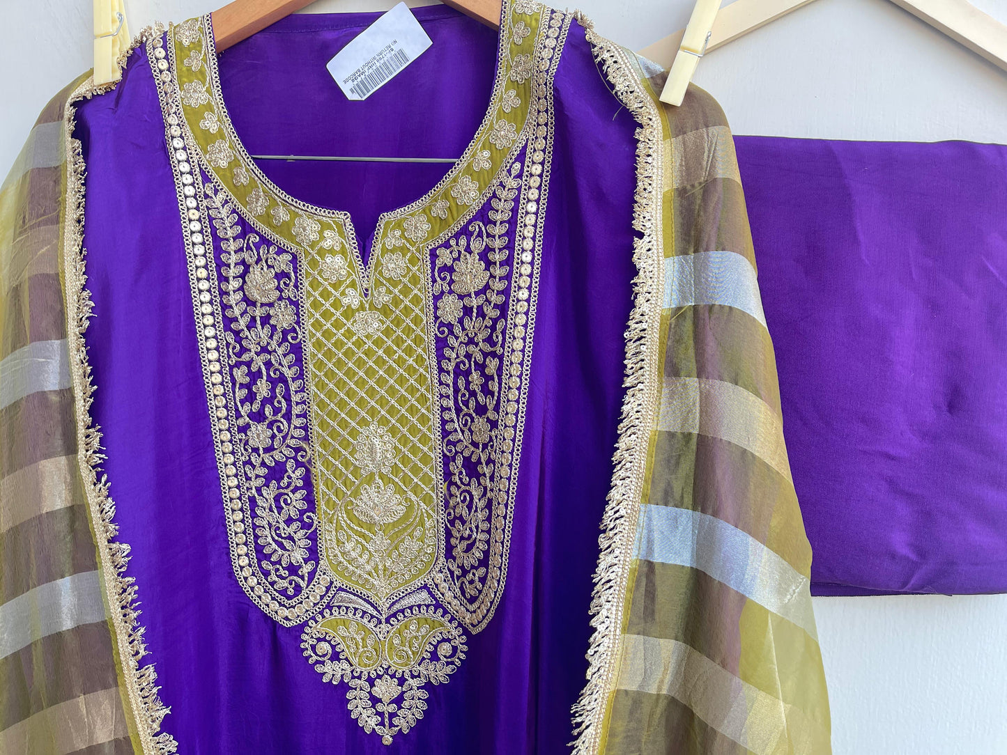 Silk fabric unstitched ladies suit Rc17941