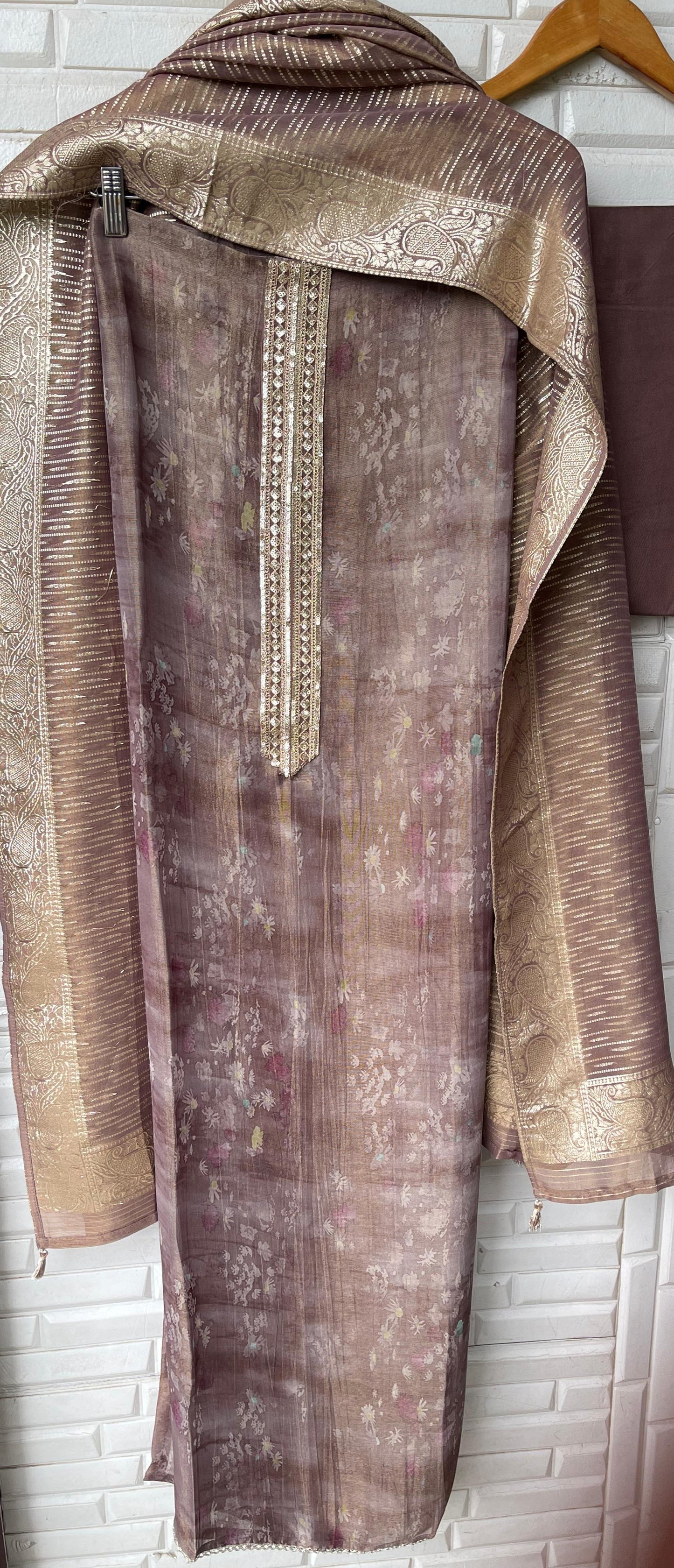 Banarasi shimmer silk unstitched ladies suit Rc17666 (b)