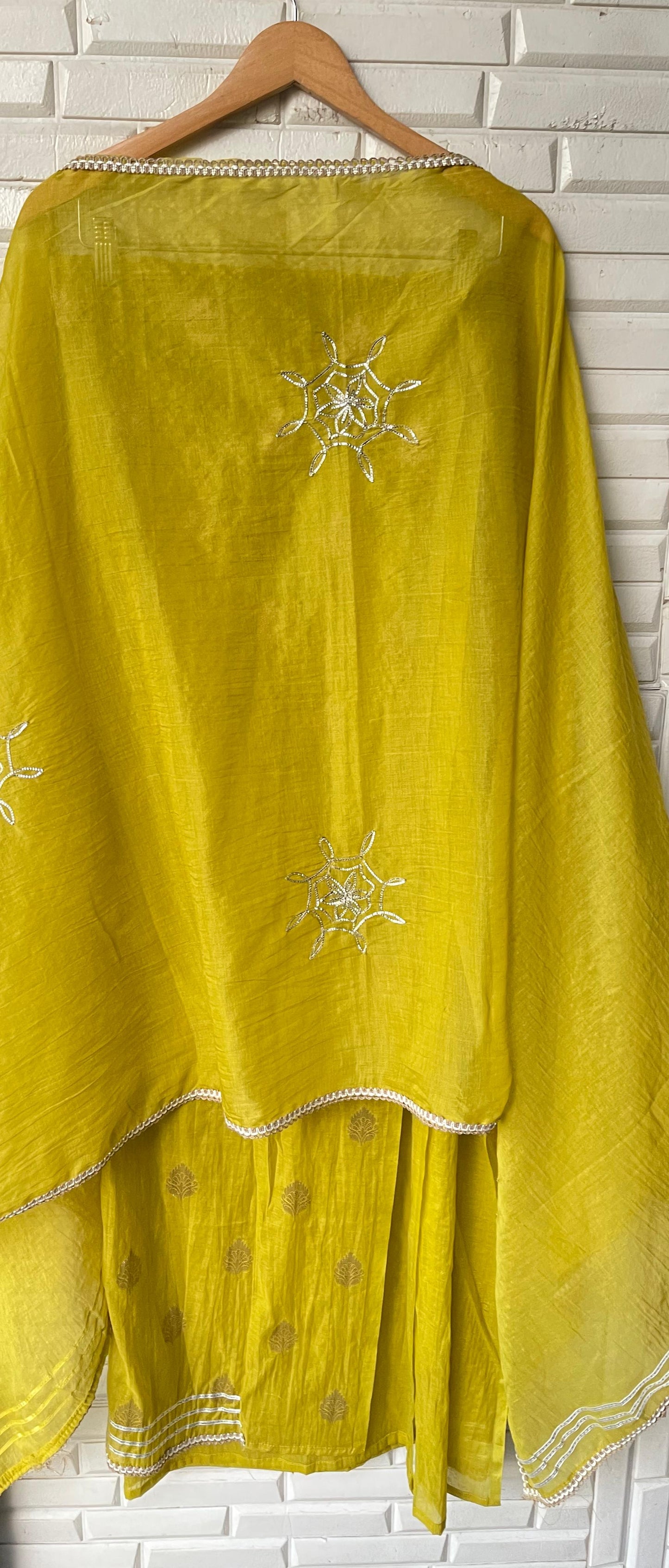 Mul chanderi semi stitched ladies suit Rc17537 (c)