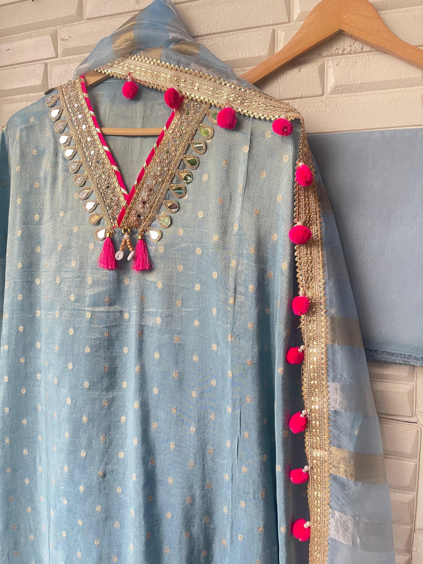 Banarasi shimmer silk unstitched ladies suit Rc17842 (a)