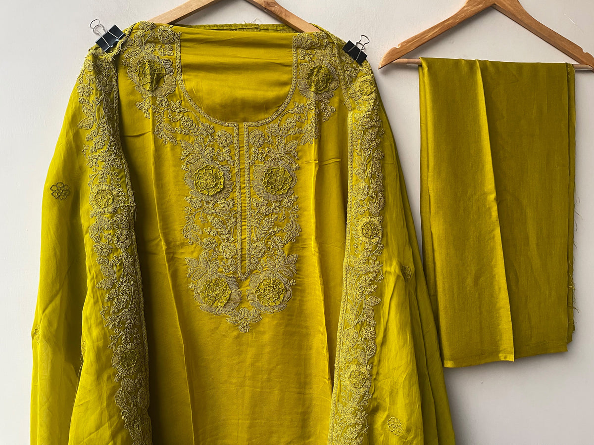 Organza Tuile Unstitched Suit Set with Resham Dori 3D Flowers Embroidery
