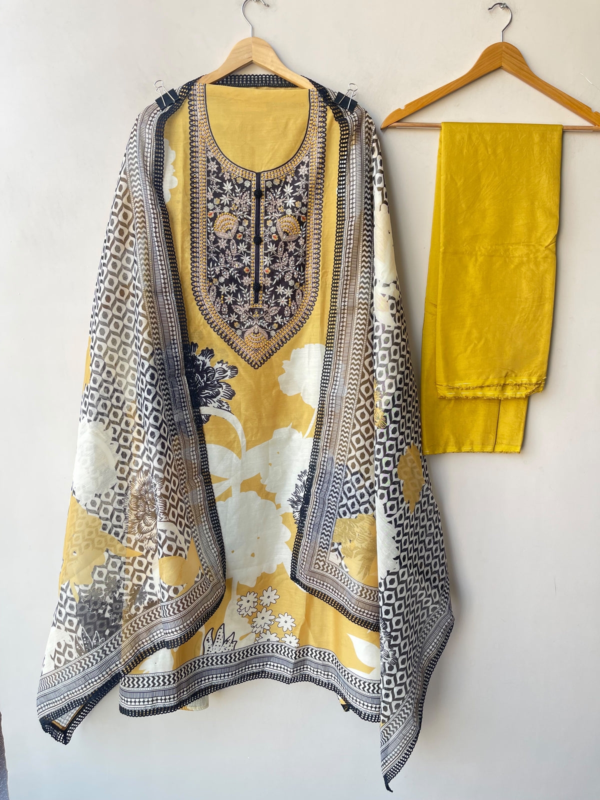 Organza Printed Pearl & Swarovski Embroidered Unstitched Suit Set with Dupatta