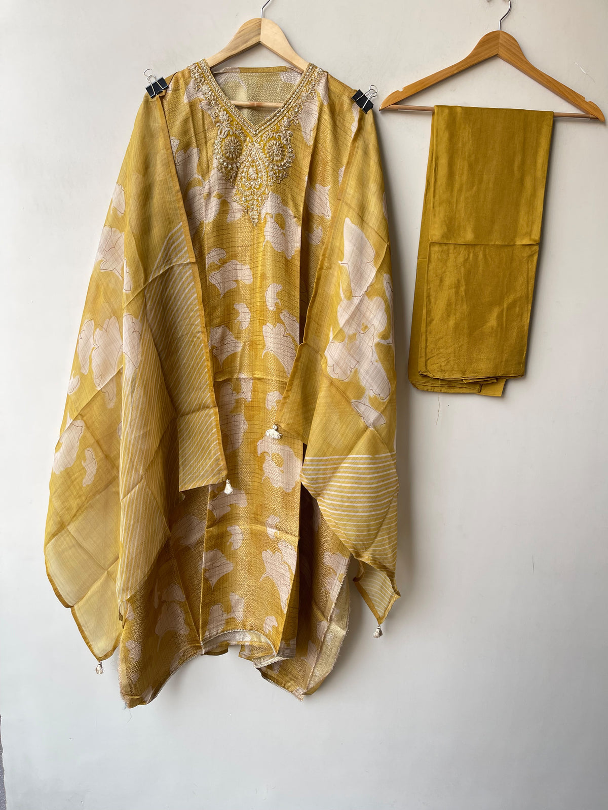 Pure Organza Silk Zari Embroidered Unstitched Suit Set with Tuile Dupatta