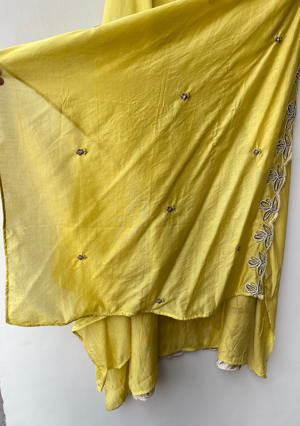 Pure Mul Chanderi Resham Embroidered Scalping Unstitched Suit Set