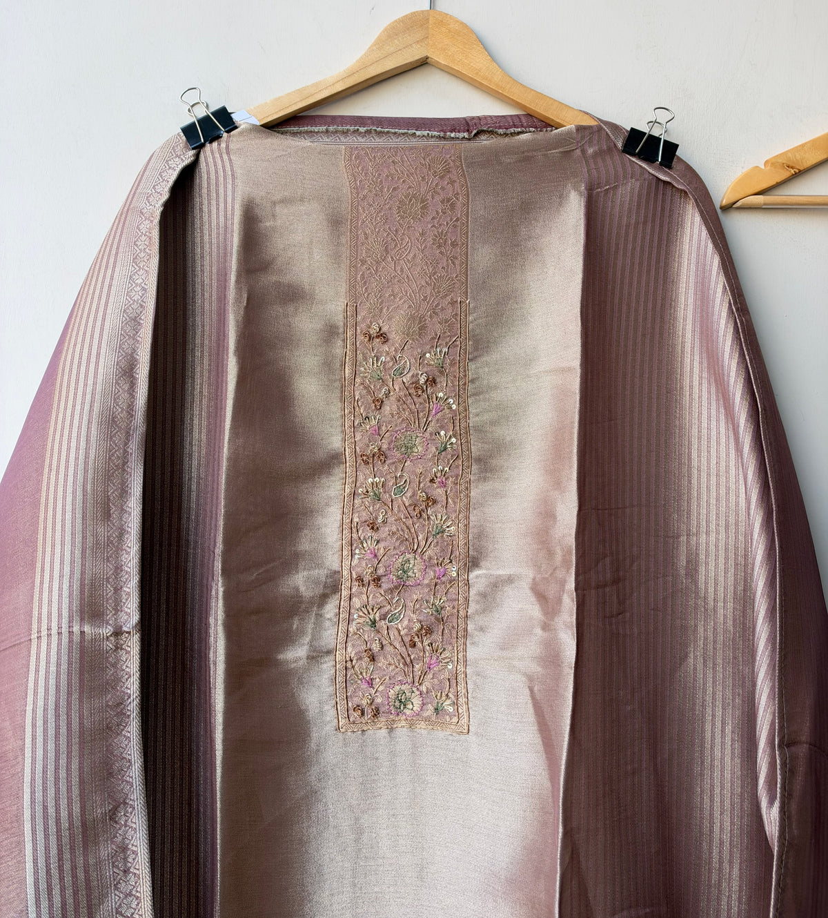 Pure Banarasi Woven Giraffe Silk Embroidered Unstitched Suit Set with Woven Dupatta
