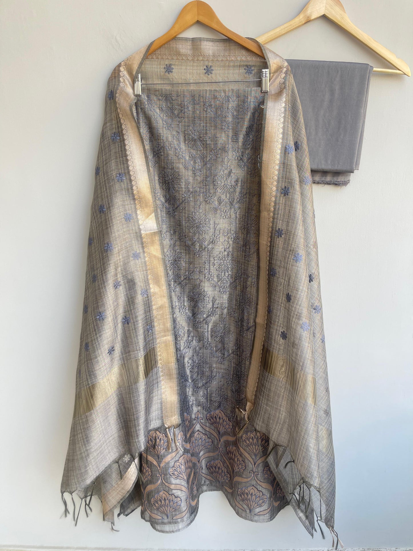 Shimmer linen unstitched ladies suit Rc18845