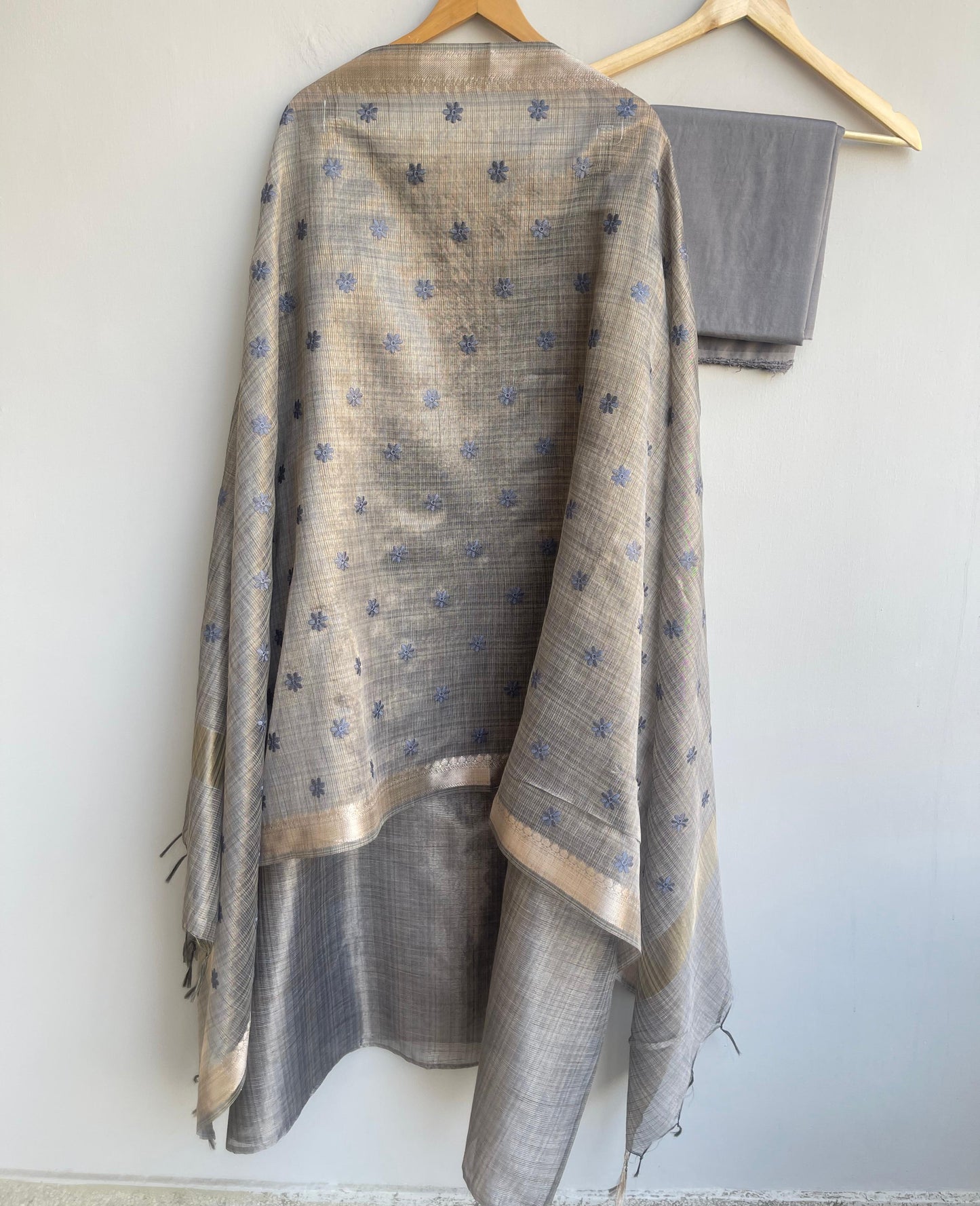 Shimmer linen unstitched ladies suit Rc18845