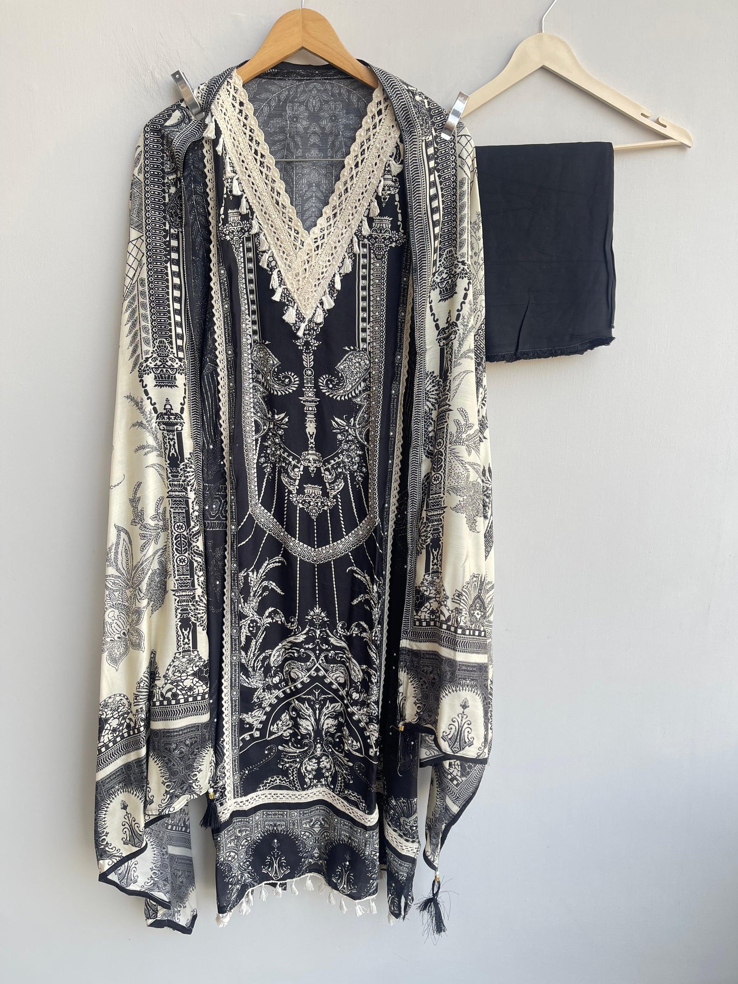 Muslin printed unstitched ladies suit Rc18423