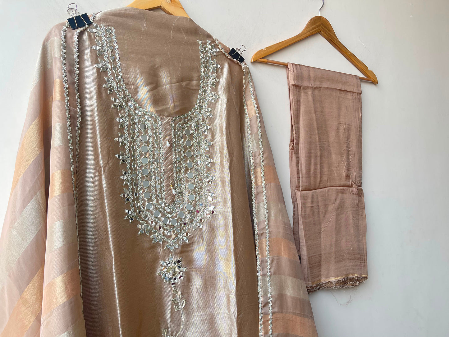 Pure shimmer giraffe silk unstitched ladies suit Rc19207