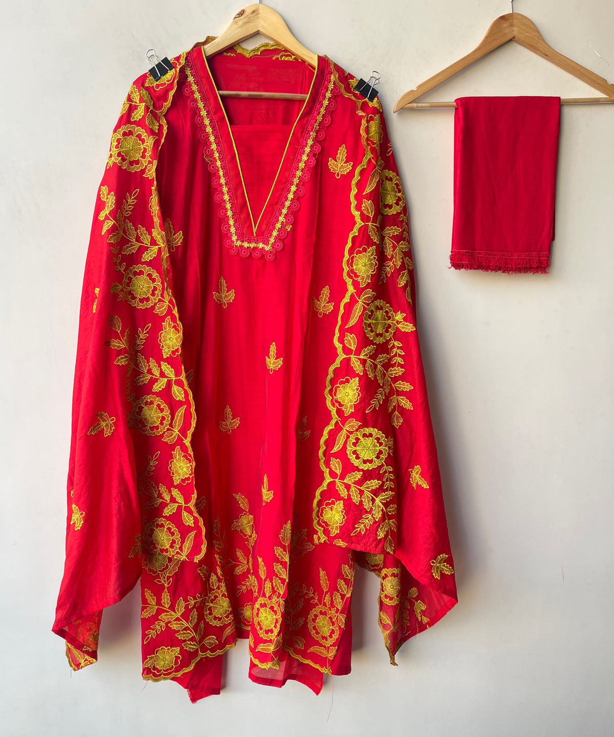 Elegant Unstitched Mul Chanderi 3 Pcs Suit Set
