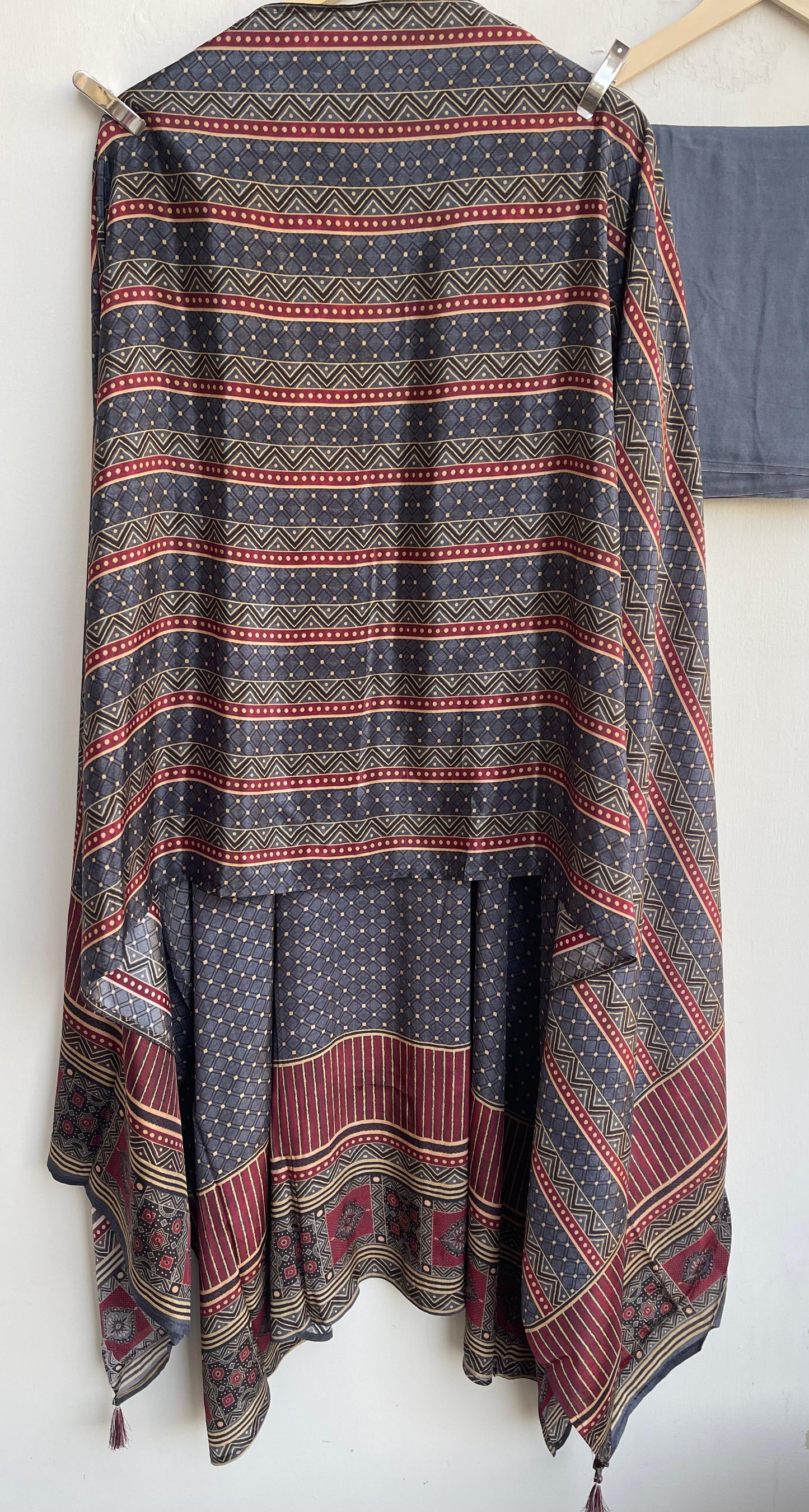 Crape satin unstitched ladies suit Rc17868