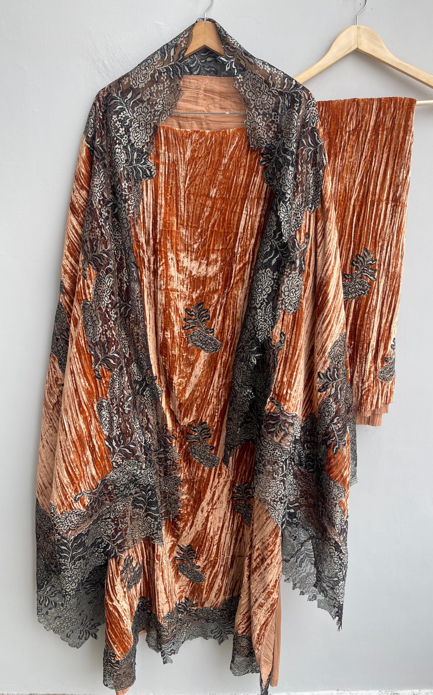 Micra crushed velvet unstitched ladies suit Rc18256